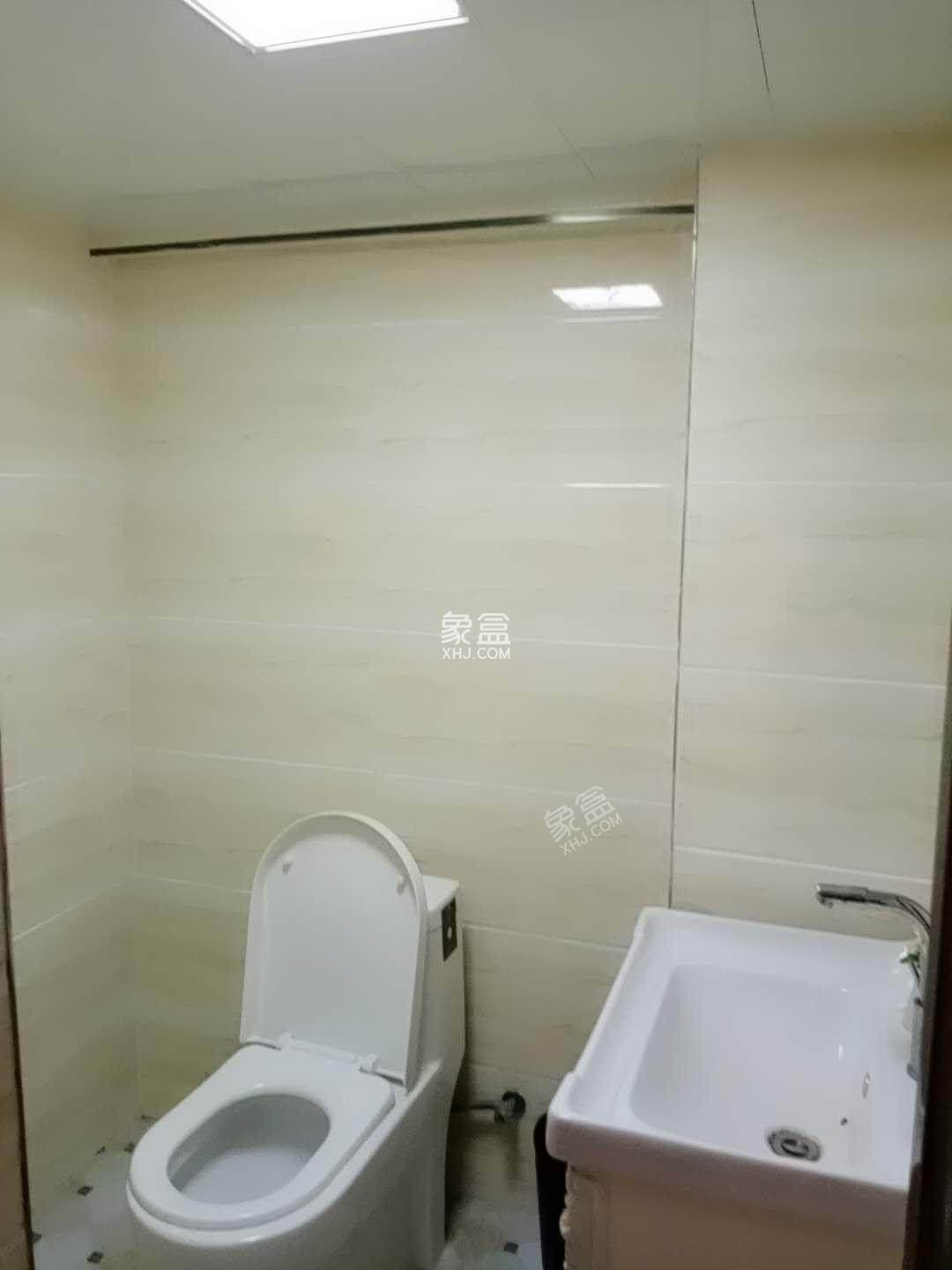 云顶上品 2室1厅2卫 1600.0元/月 云顶上品 2室1厅2卫 1600.0元/月室内图