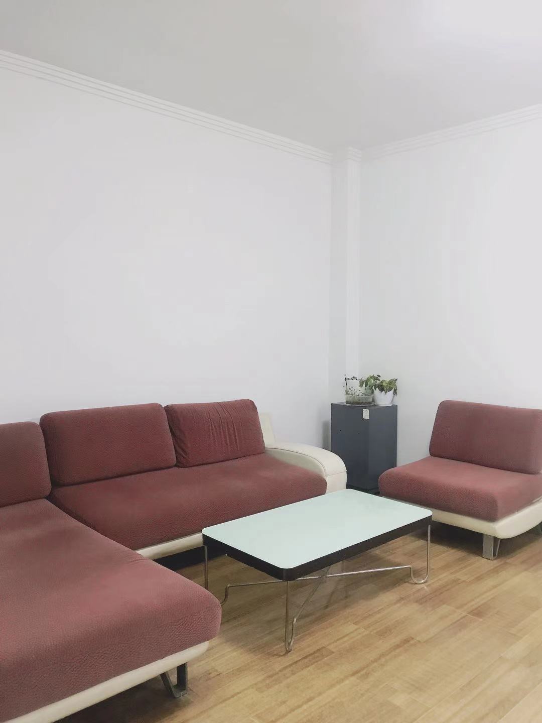 亮辉大厦 1室1厅1卫 1200.0元/月 亮辉大厦 1室1厅1卫 1200.0元/月室内图