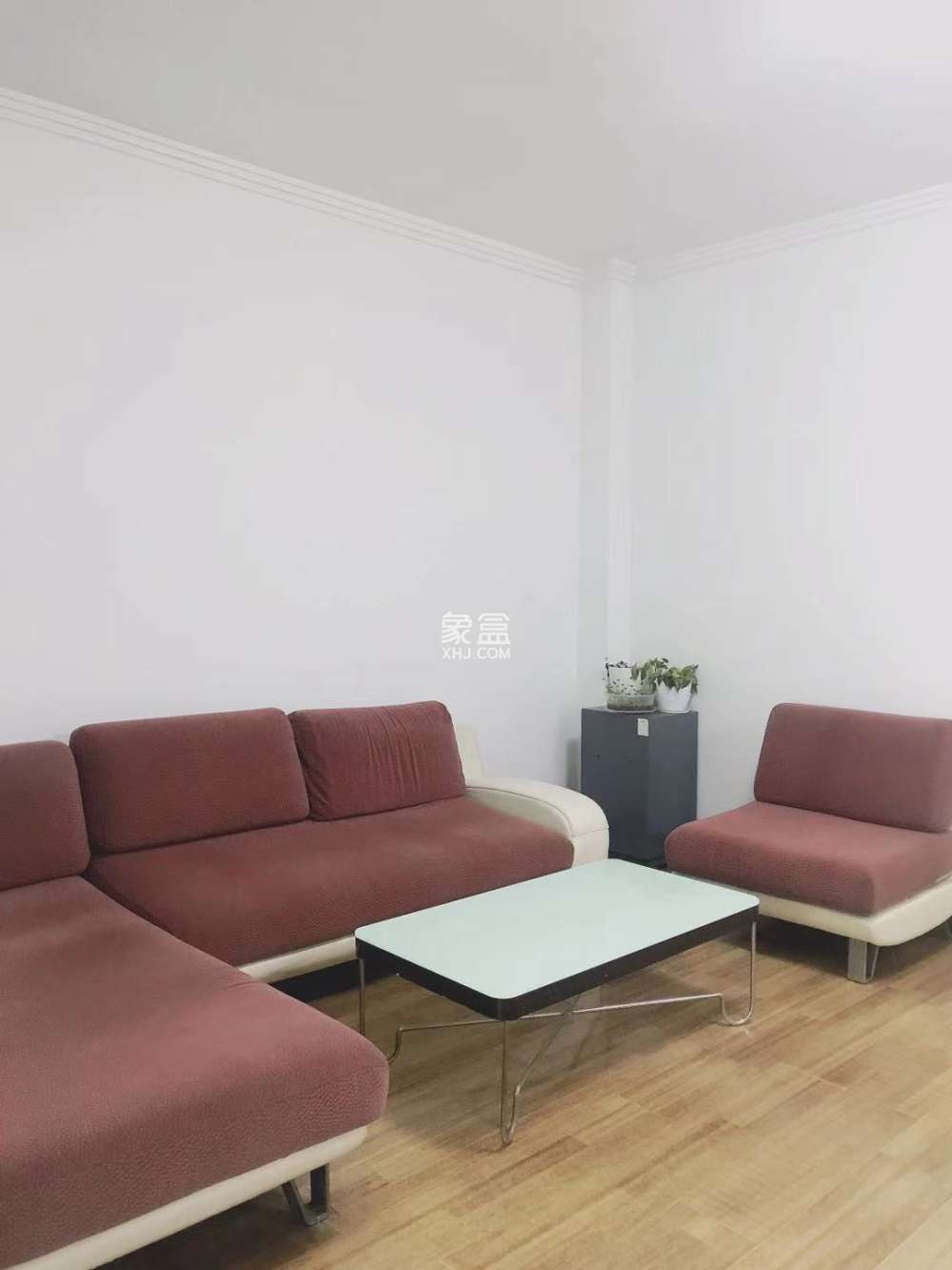 亮辉大厦  1室1厅1卫    1200.0元/月