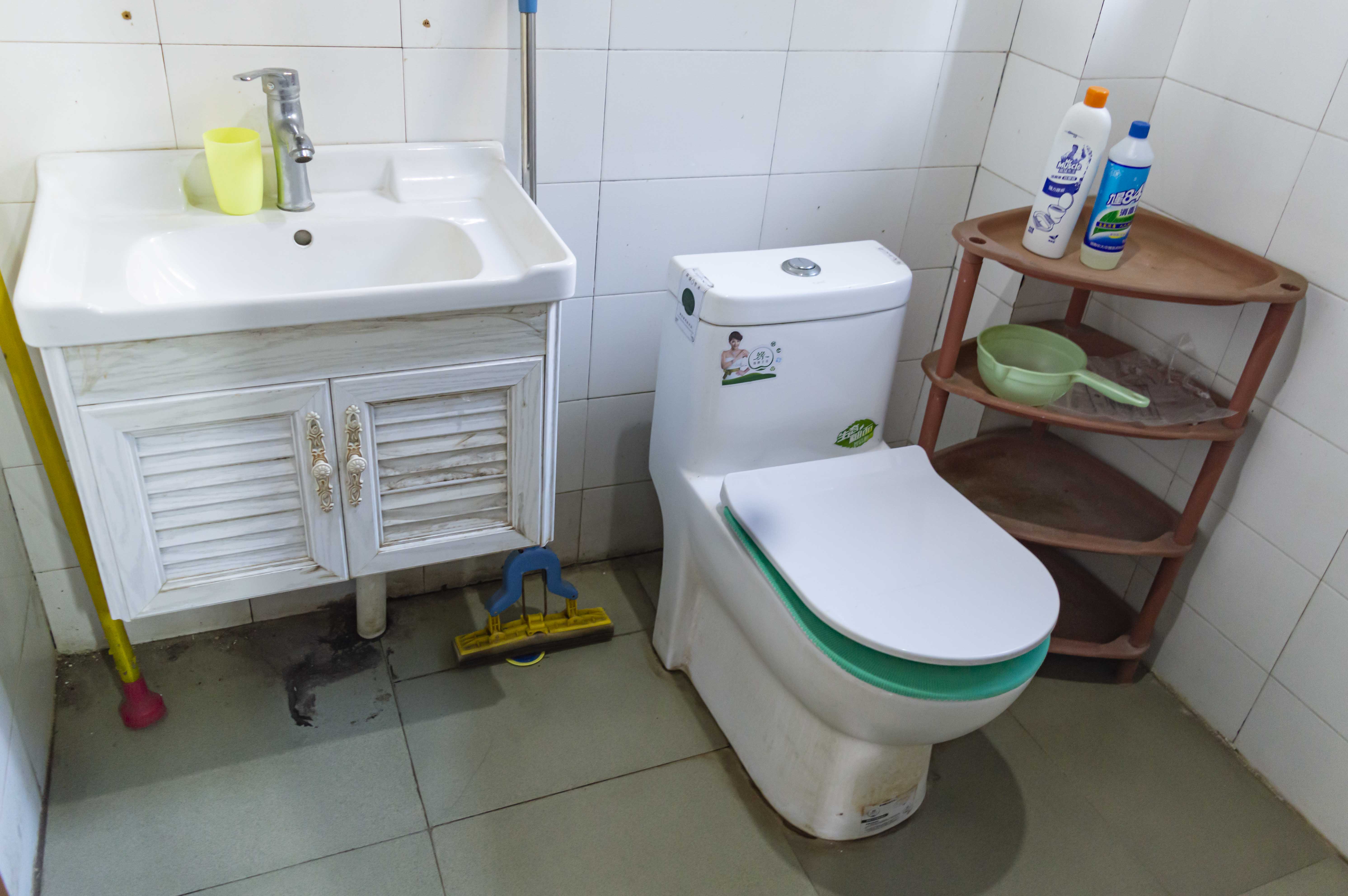 梓山苑小区 2室2厅1卫 35.0万 梓山苑小区 2室2厅1卫 35.0万客厅