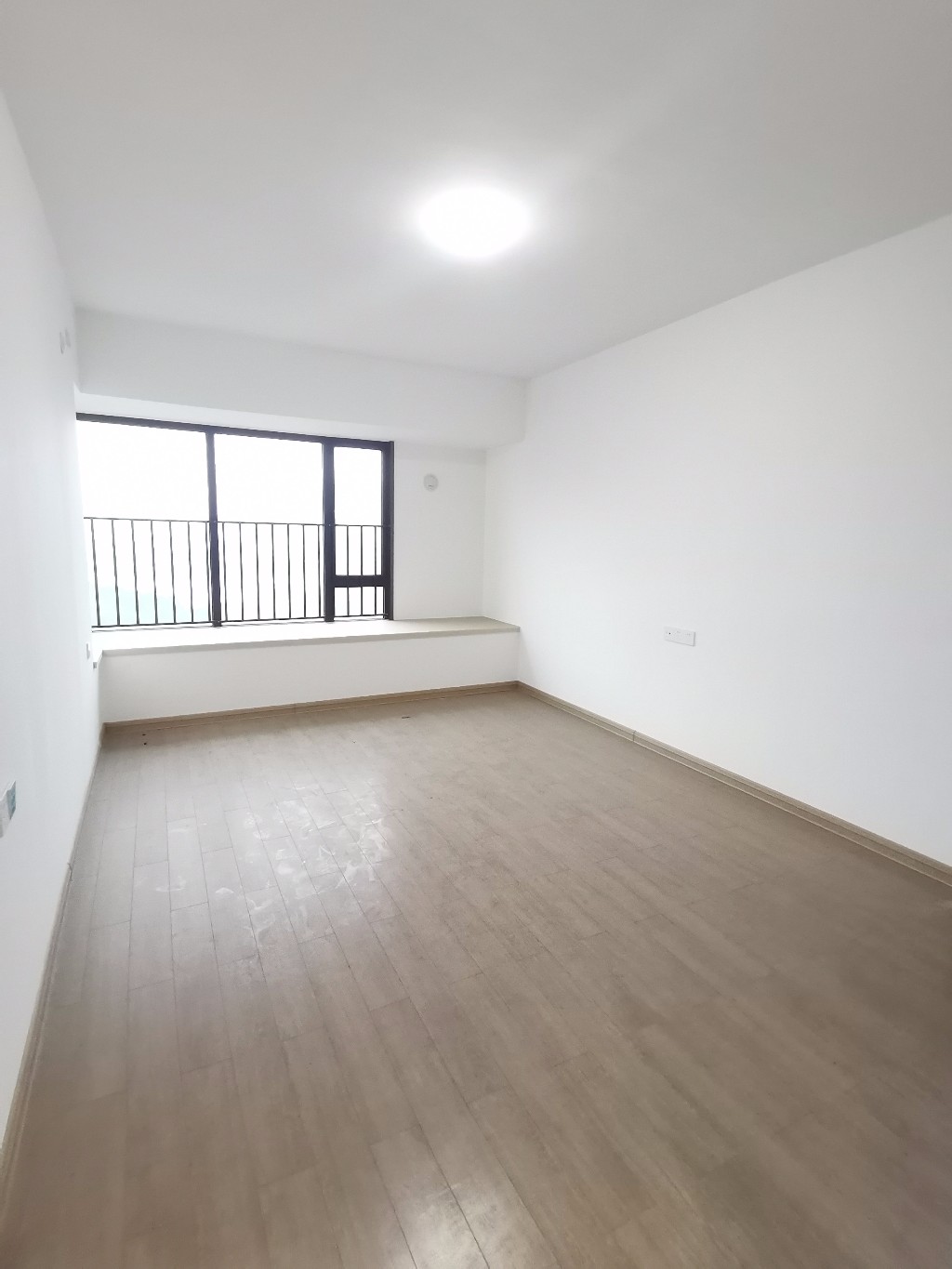 蓝溪谷 4室2厅2卫 120.0万 蓝溪谷 4室2厅2卫 120.0万客厅