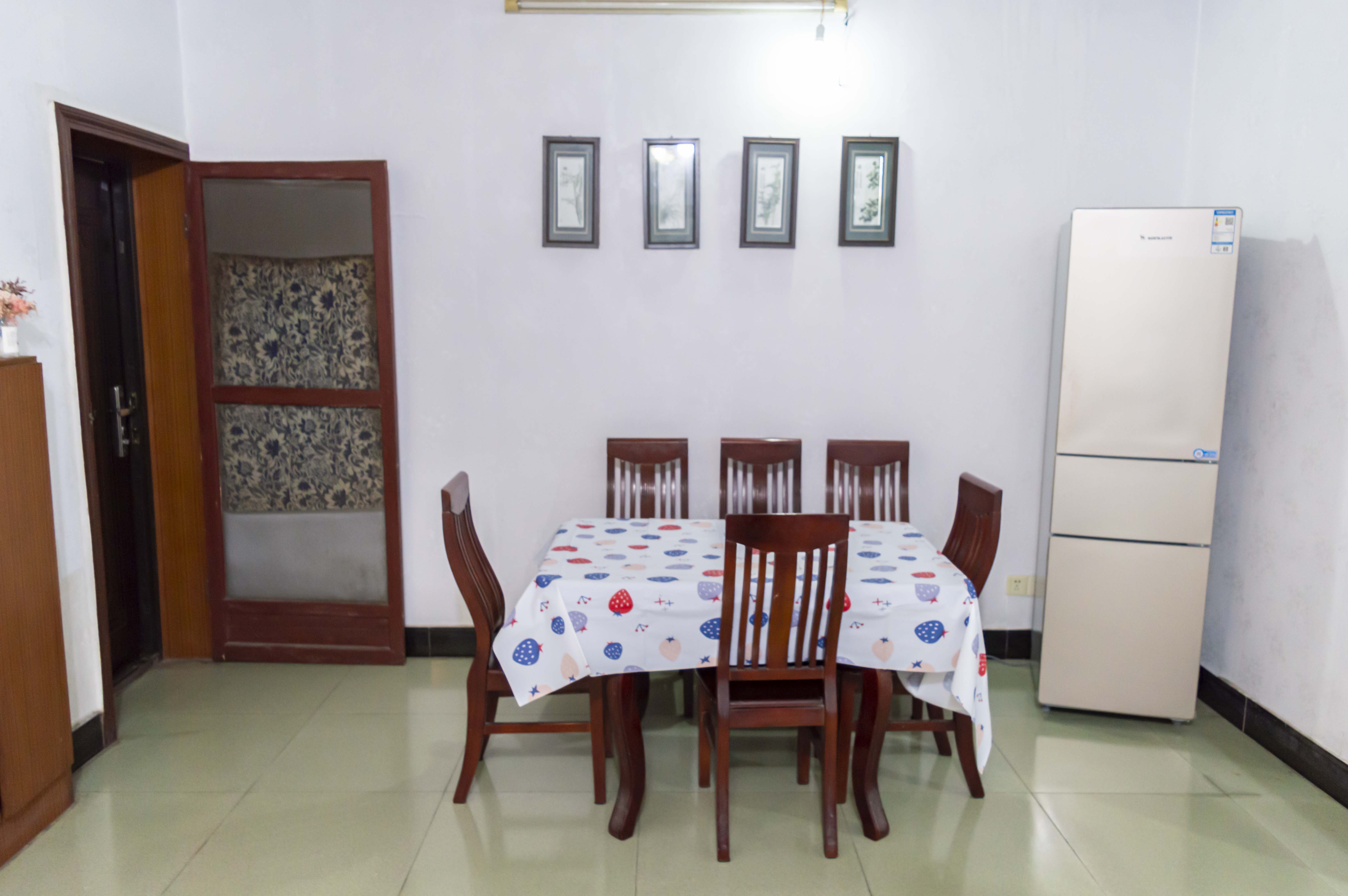 梓山苑小区 2室2厅1卫 35.0万 梓山苑小区 2室2厅1卫 35.0万客厅