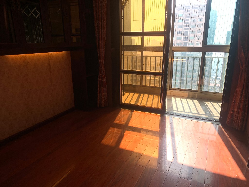 汇景花园 5室2厅2卫 3800.0元/月 汇景花园 5室2厅2卫 3800.0元/月室内图