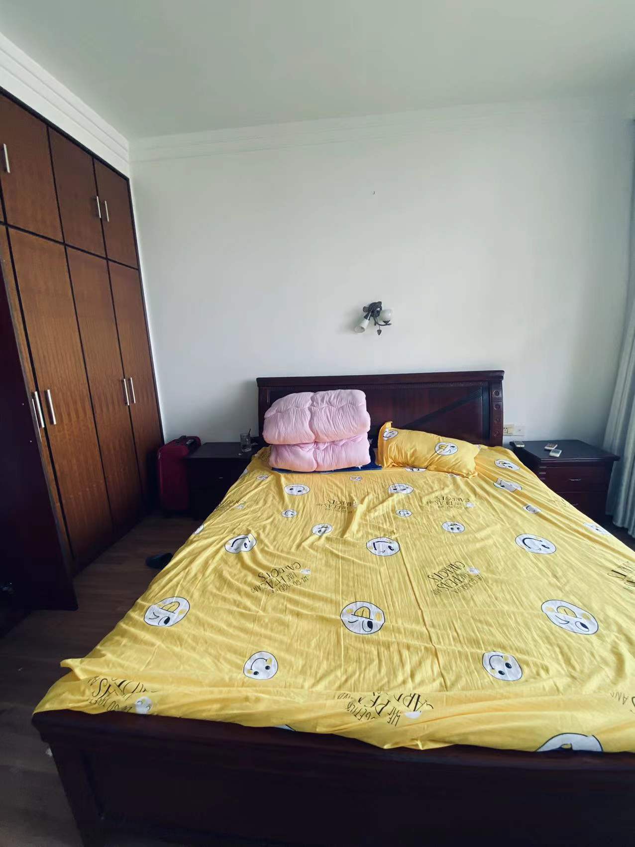 丽景花园 4室2厅2卫 72.80万 丽景花园 4室2厅2卫 72.80万客厅