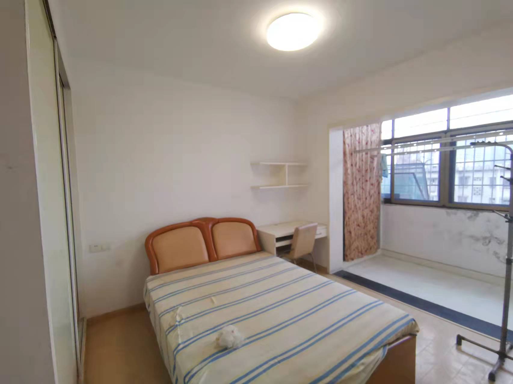 滨江一村  2室2厅1卫    23.0万 滨江一村  2室2厅1卫    23.0万客厅