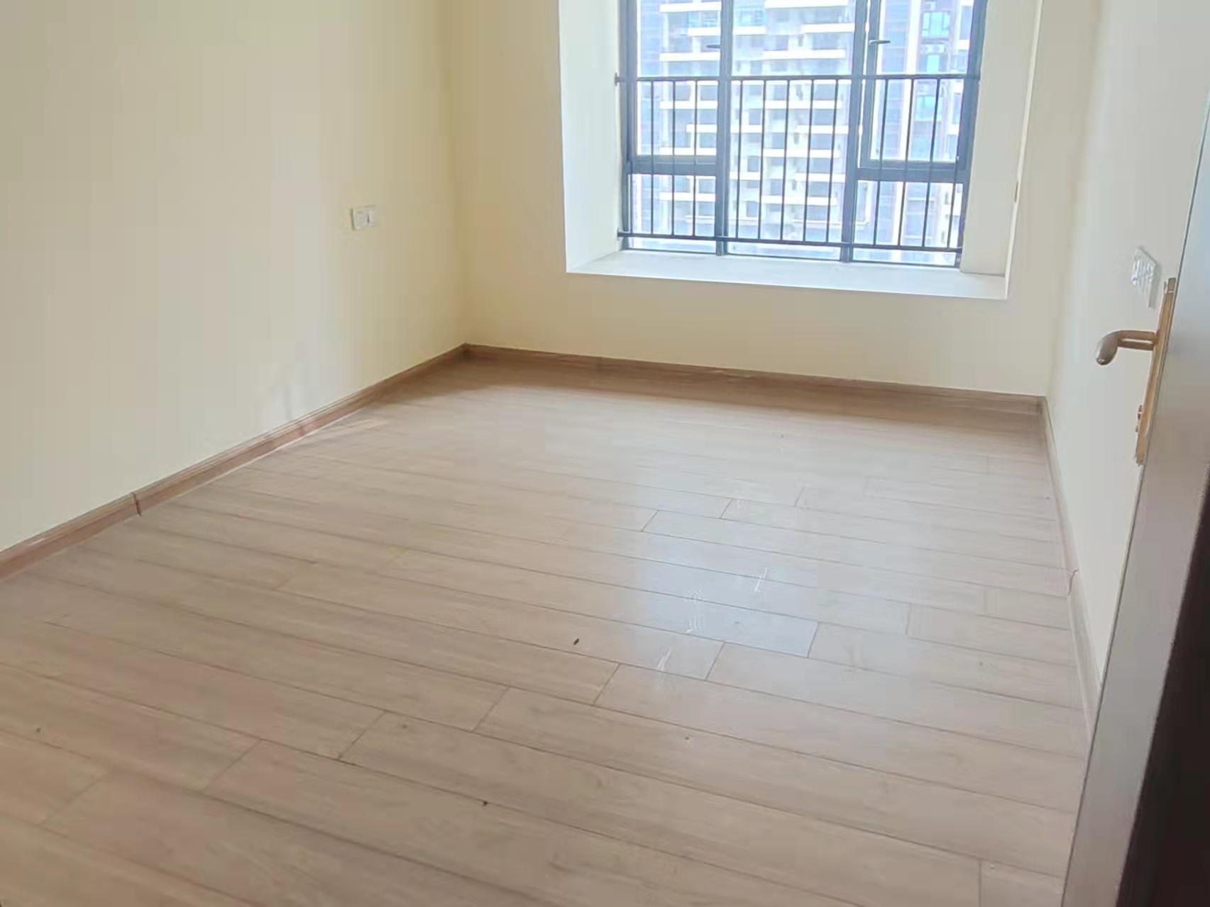 碧桂园梓山府 3室2厅2卫 2000.0元/月 碧桂园梓山府 3室2厅2卫 2000.0元/月室内图