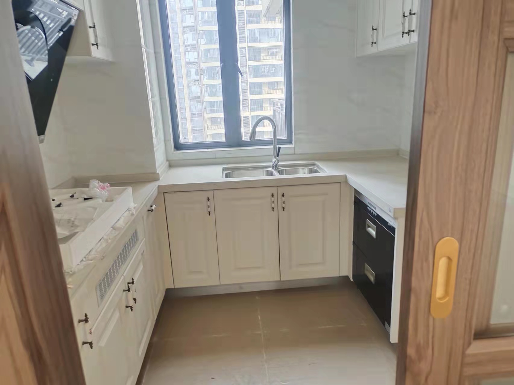 碧桂园梓山府 3室2厅2卫 2000.0元/月 碧桂园梓山府 3室2厅2卫 2000.0元/月室内图