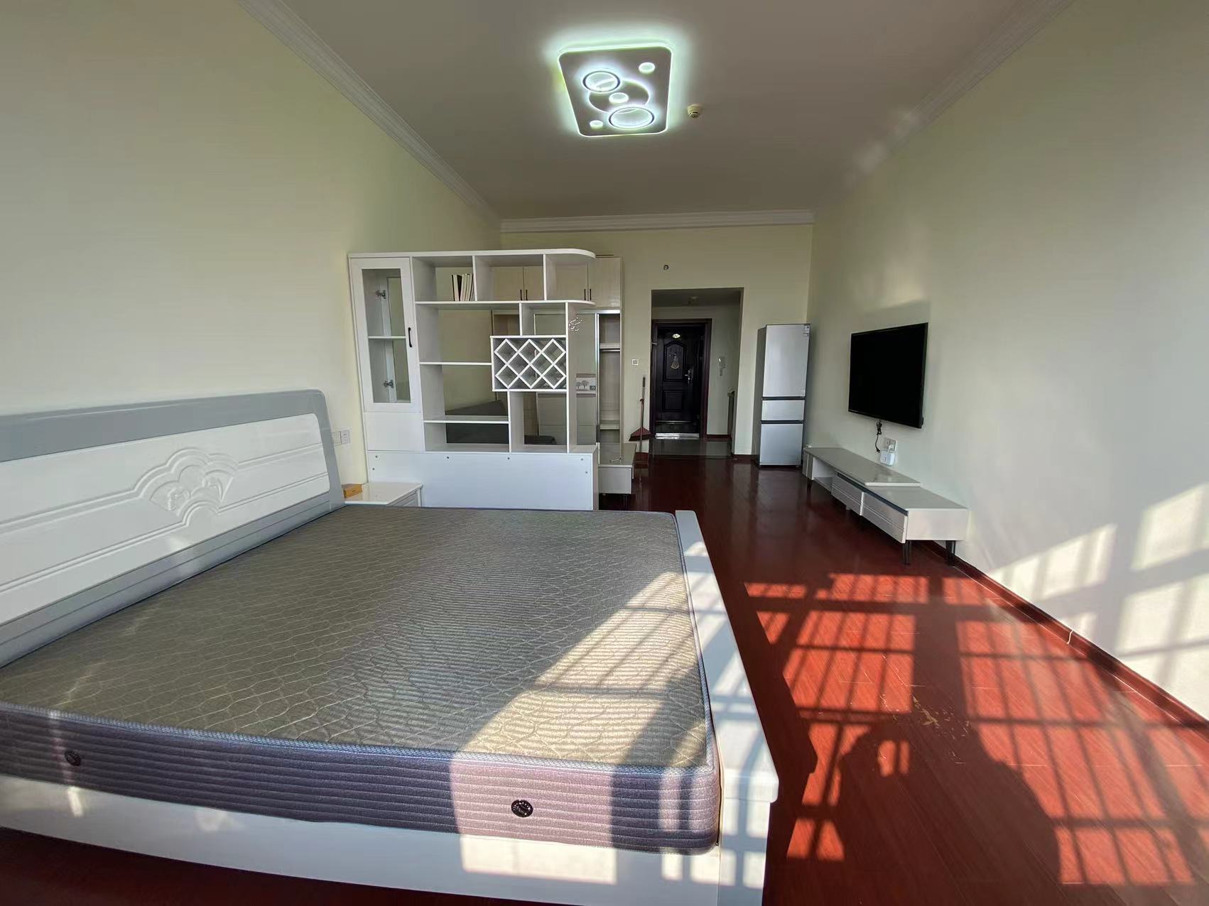 西湖公寓  1室1厅1卫    1300.0元/月 西湖公寓  1室1厅1卫    1300.0元/月室内图