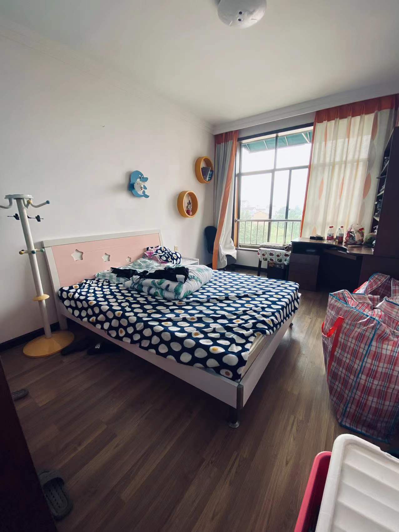 丽景花园 4室2厅2卫 72.80万 丽景花园 4室2厅2卫 72.80万客厅