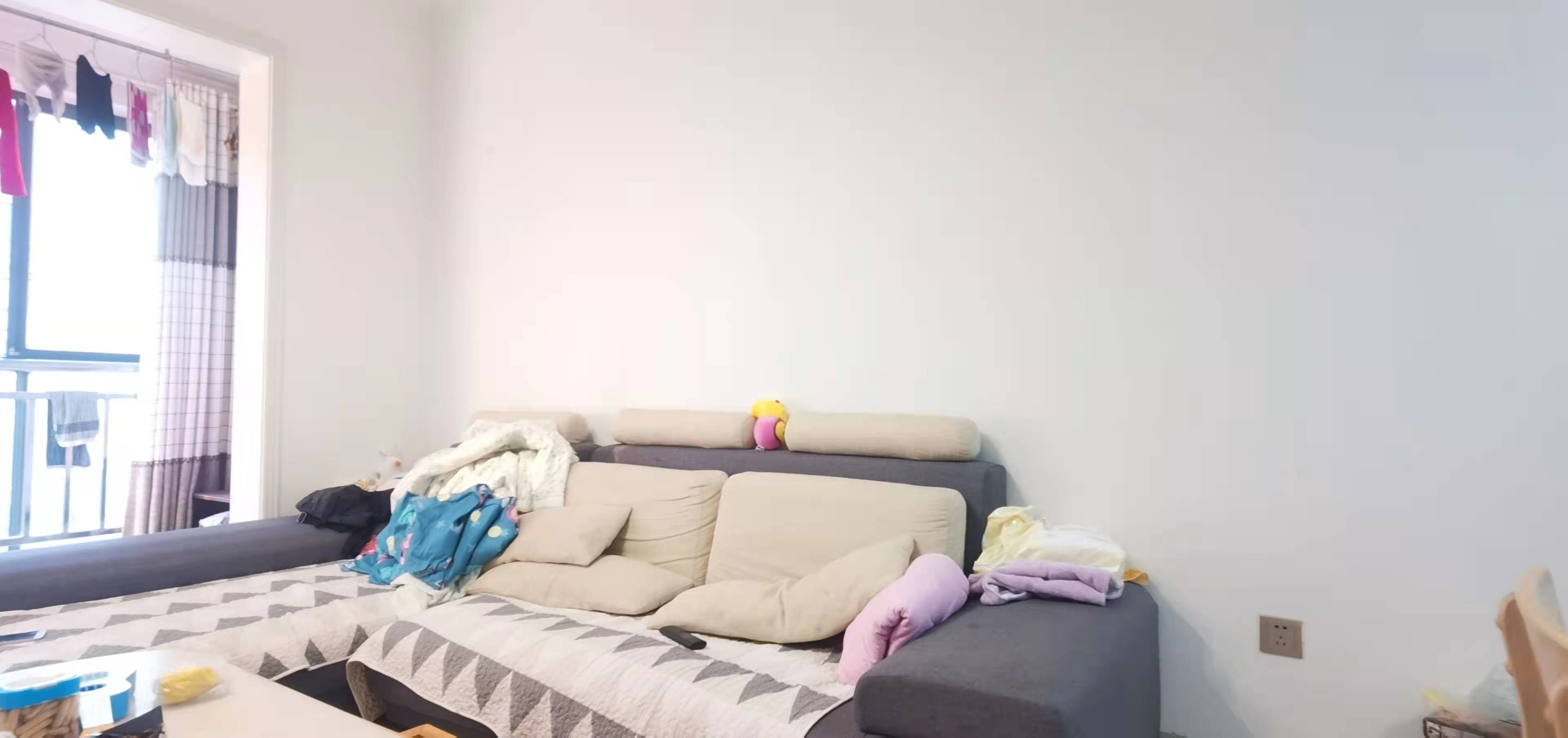 雄森国际  2室2厅1卫    2100.0元/月 雄森国际  2室2厅1卫    2100.0元/月室内图