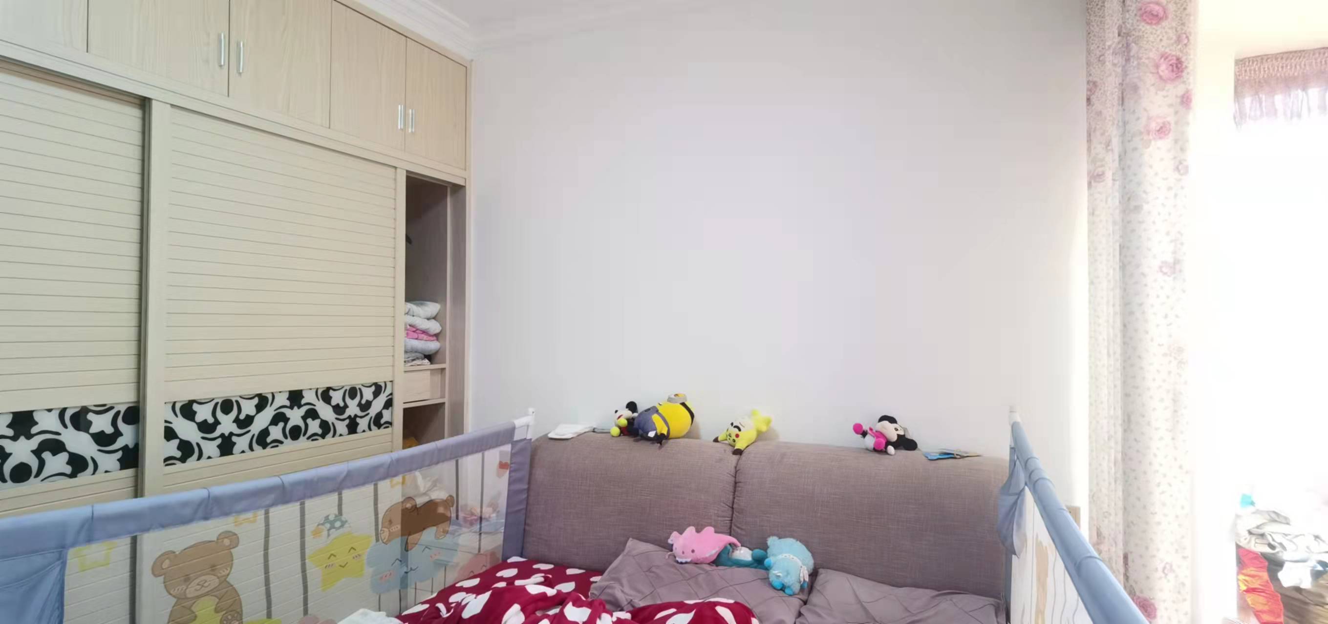 雄森国际  2室2厅1卫    2100.0元/月 雄森国际  2室2厅1卫    2100.0元/月室内图