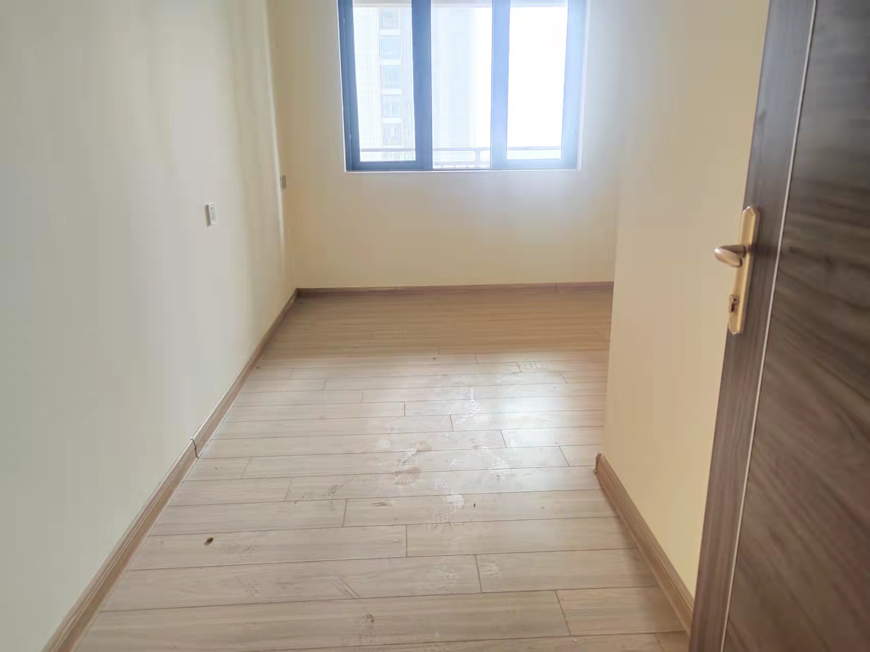 碧桂园梓山府 3室2厅2卫 2000.0元/月 碧桂园梓山府 3室2厅2卫 2000.0元/月室内图