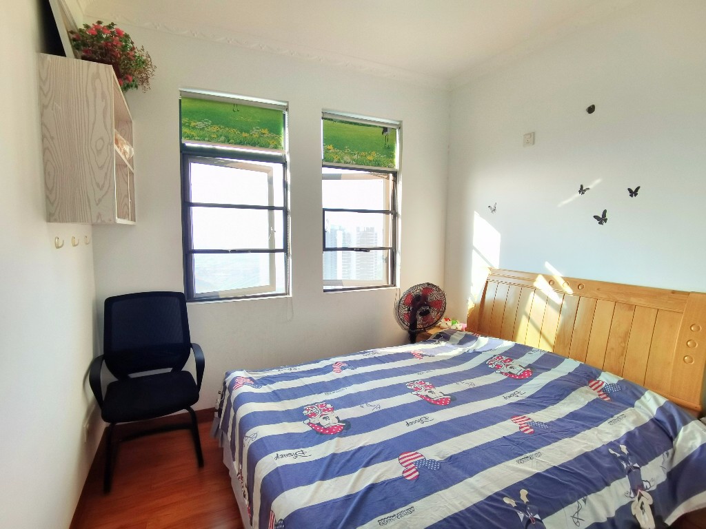 岭秀天下 2室2厅1卫 45.8万 岭秀天下 2室2厅1卫 45.8万客厅