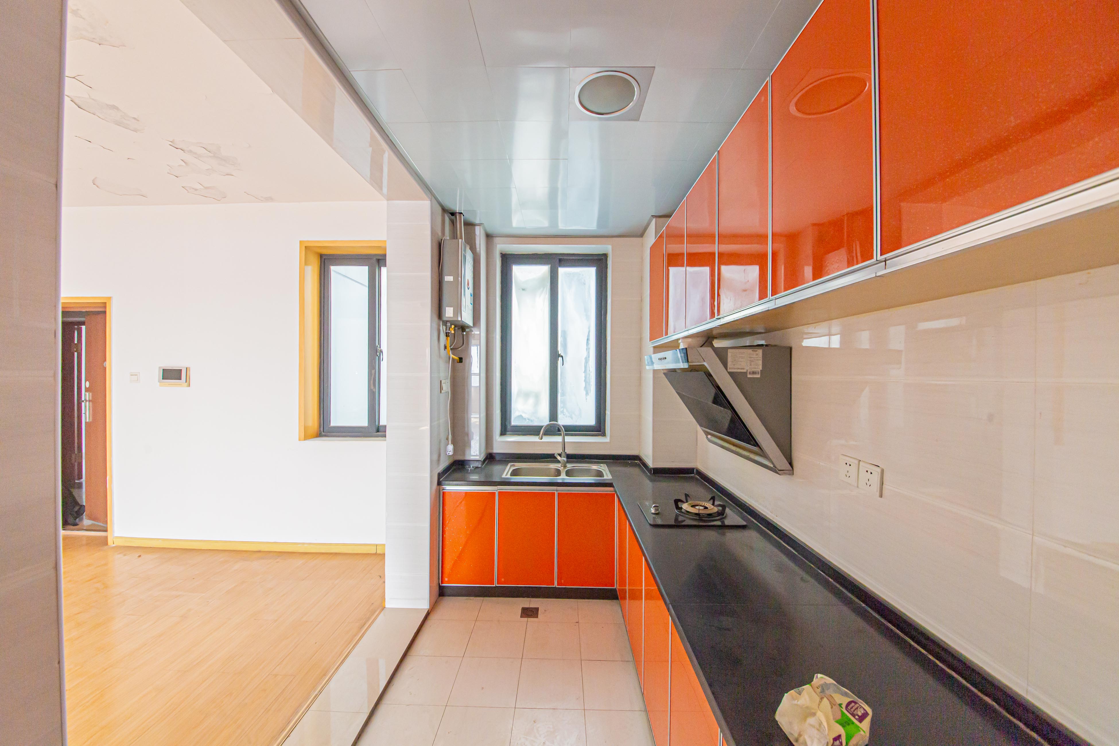 上庭苑 3室2厅1厨2卫 106.80万