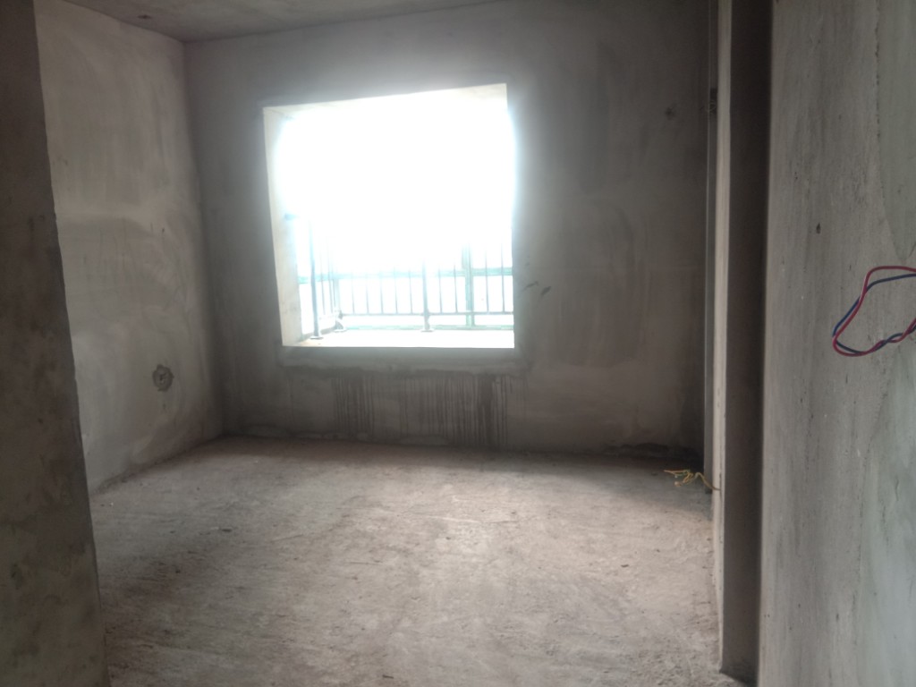 诚信广场  3室2厅2卫    68.8万 诚信广场  3室2厅2卫    68.8万卧室