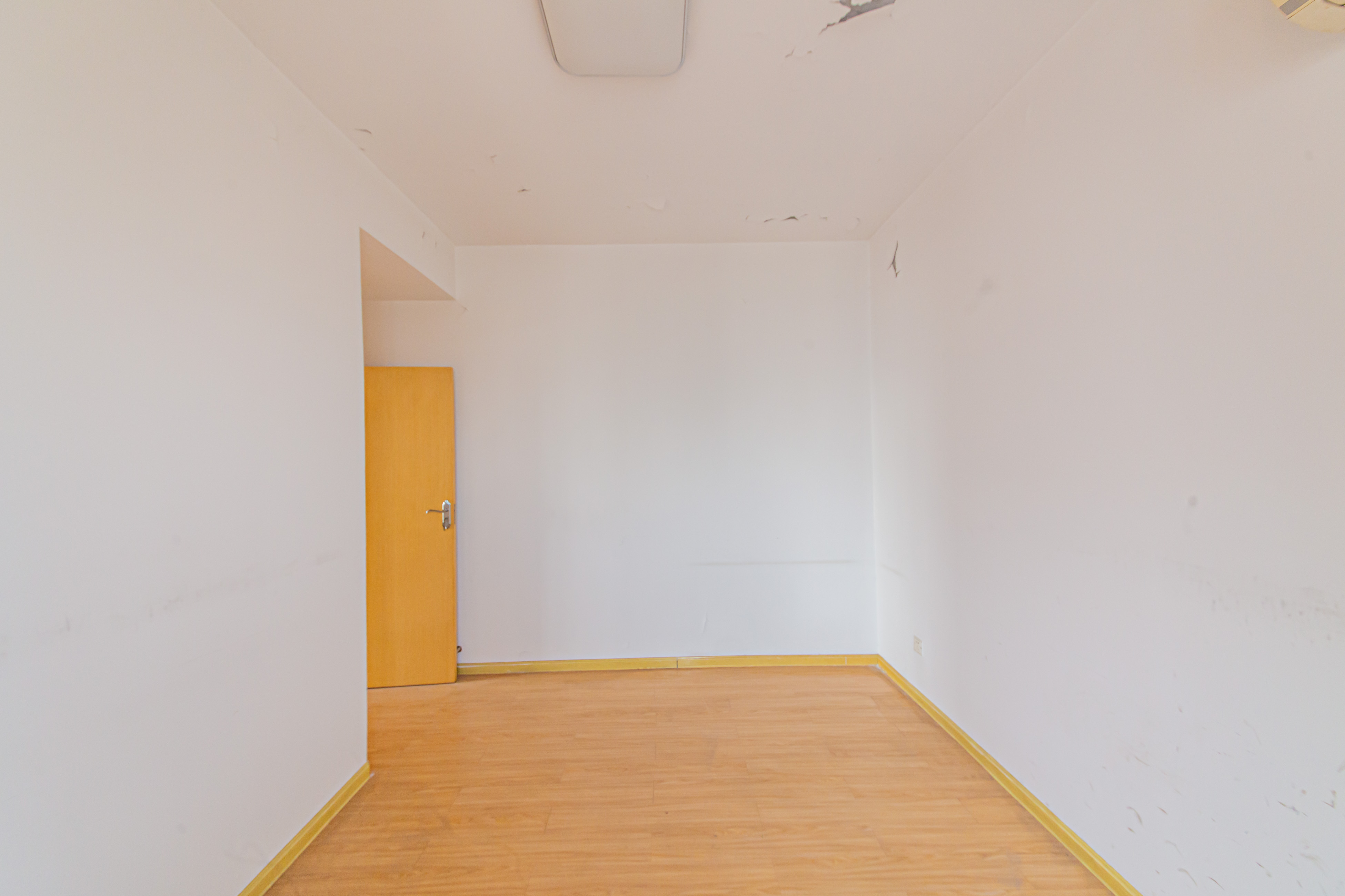 上庭苑  3室2厅2卫    105.0万卧室