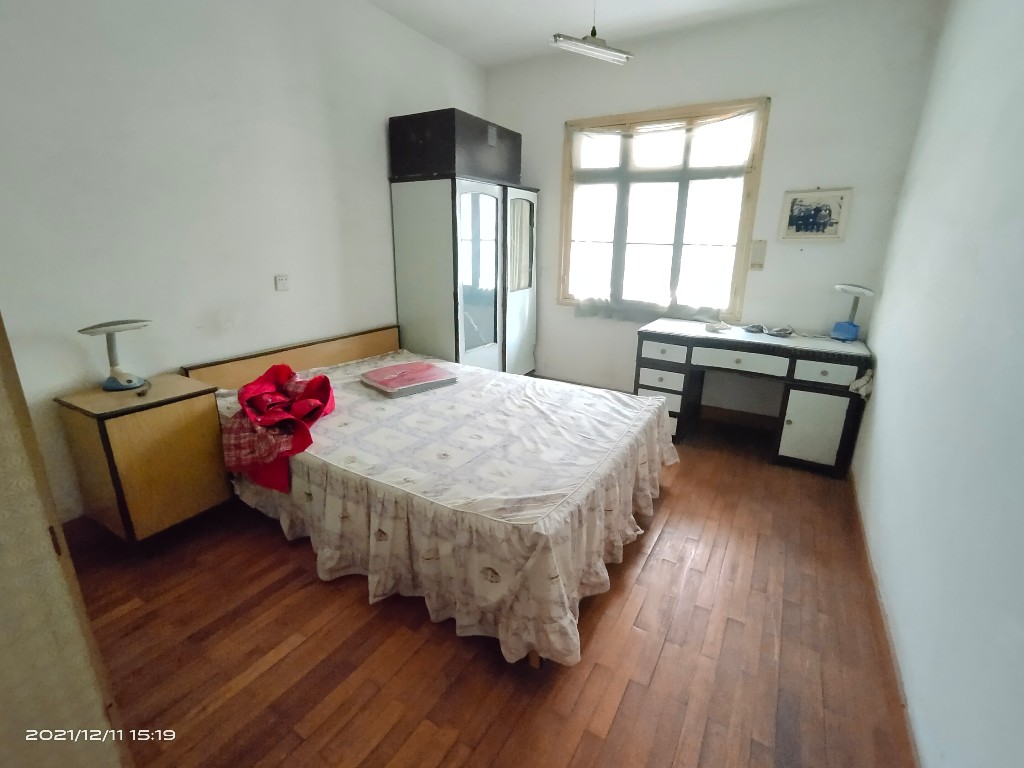 东方工具厂 2室2厅1卫 19.8万 东方工具厂 2室2厅1卫 19.8万客厅