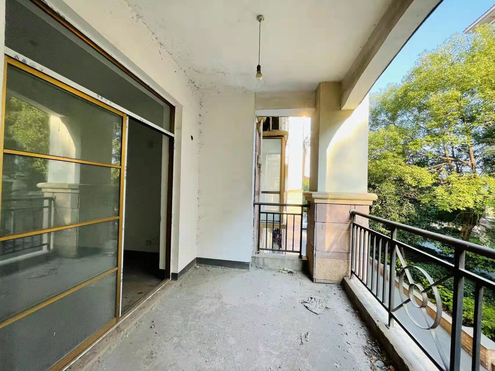 碧玉花园 3室2厅1卫 75.0万 碧玉花园 3室2厅1卫 75.0万客厅