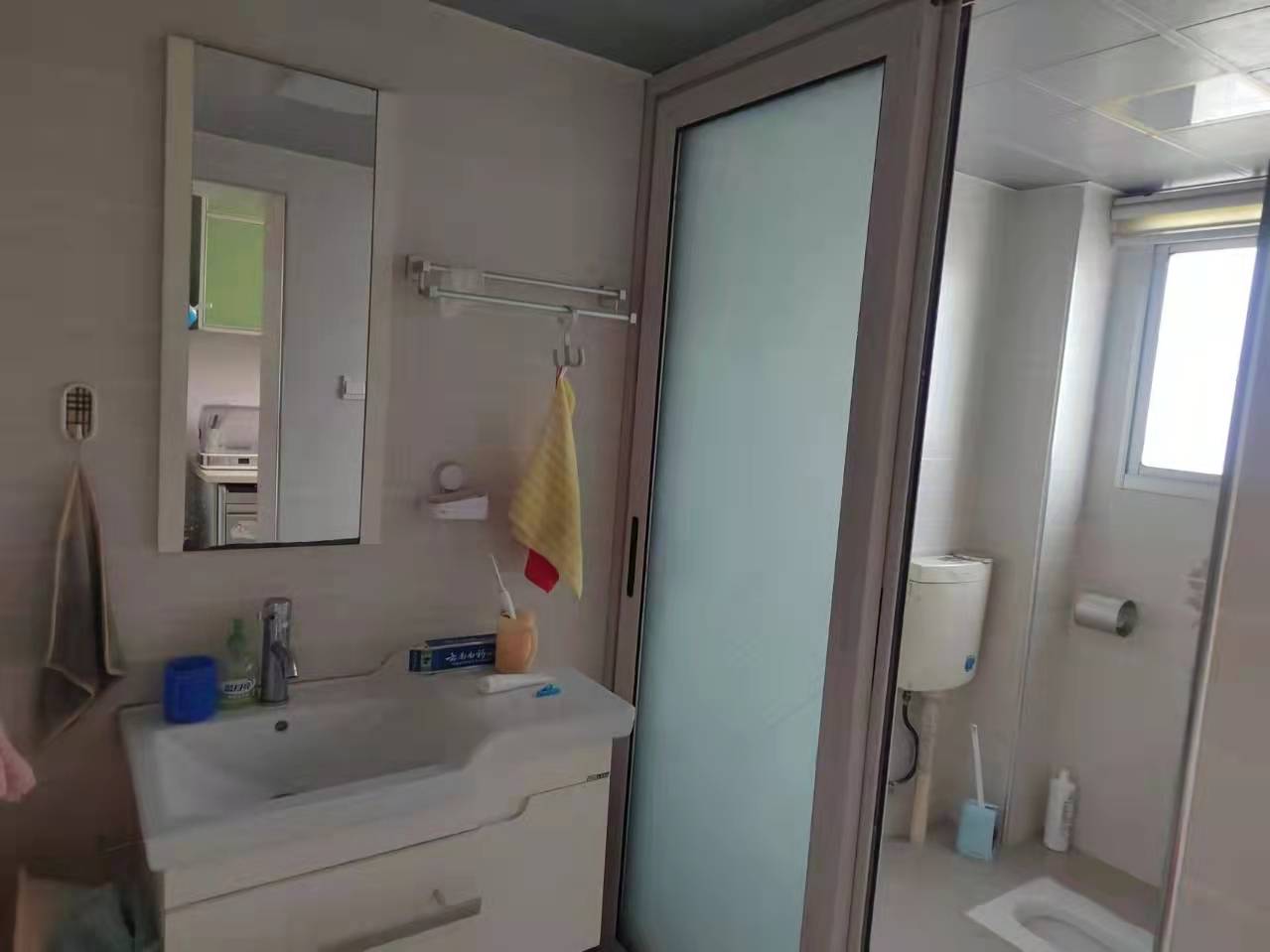 仁和小区 4室2厅1卫 59.8万 仁和小区 4室2厅1卫 59.8万卫生间