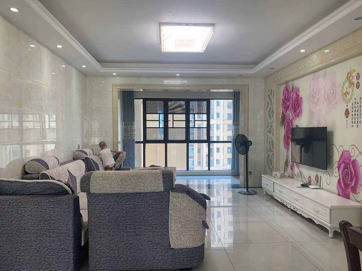 悦江山  4室2厅2卫    2500.0元/月 悦江山  4室2厅2卫    2500.0元/月室内图