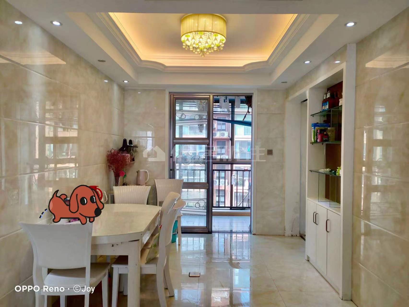 泰达润景园南苑 4室2厅2卫 98.0万 泰达润景园南苑 4室2厅2卫 98.0万客厅