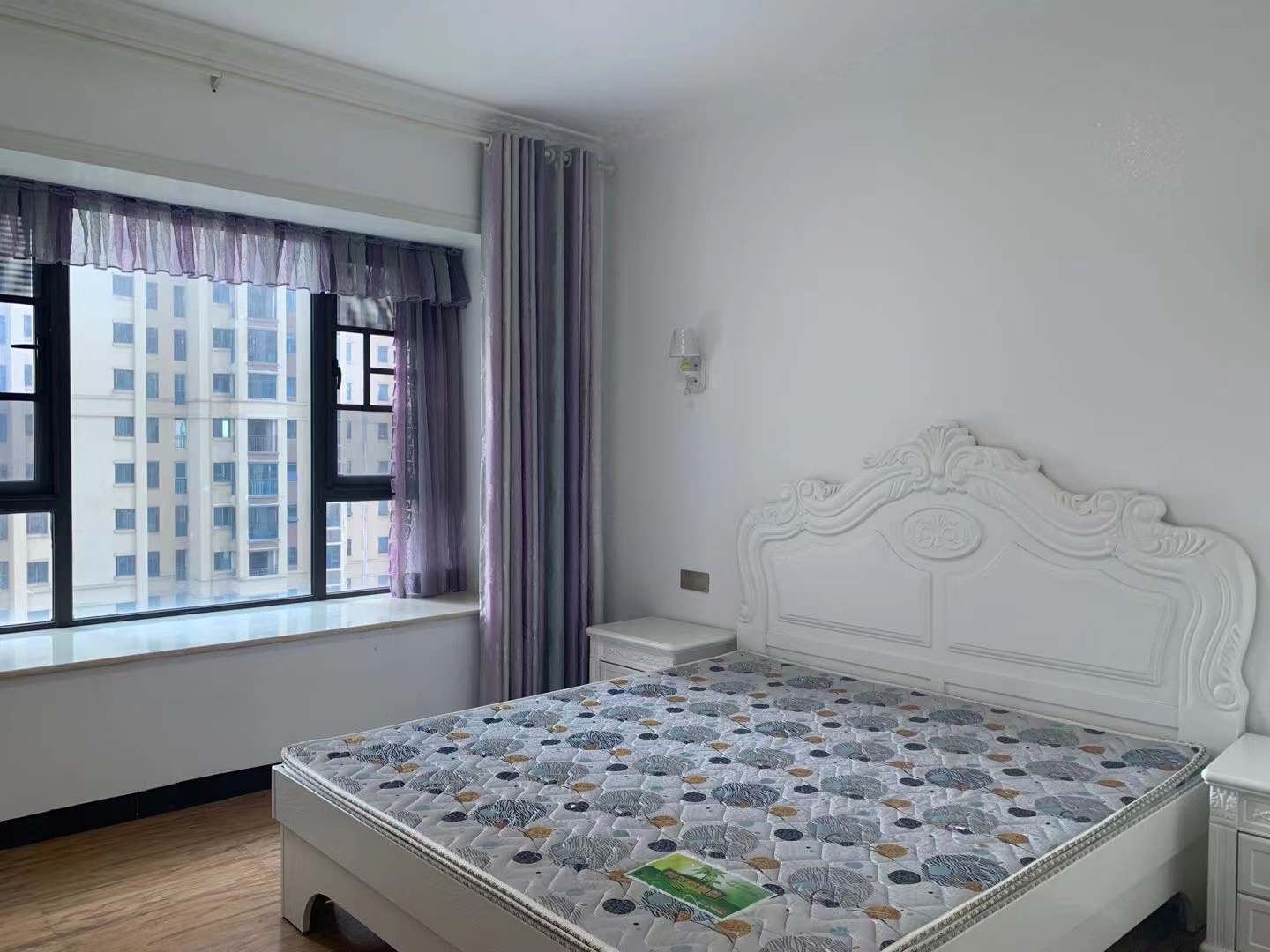 悦江山  4室2厅2卫    2500.0元/月 悦江山  4室2厅2卫    2500.0元/月室内图