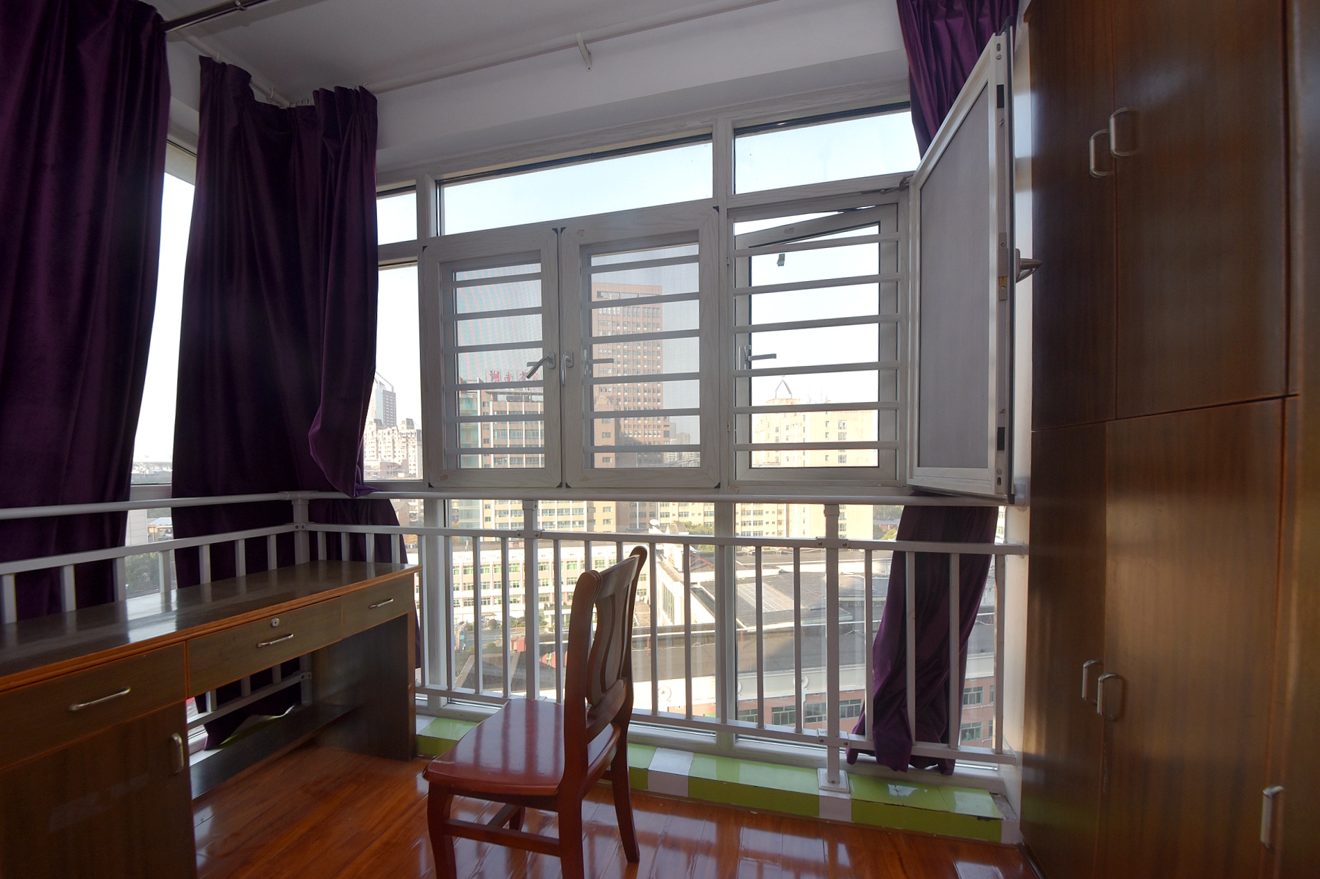 宏泽佳园  2室1厅1卫    93.0万阳台