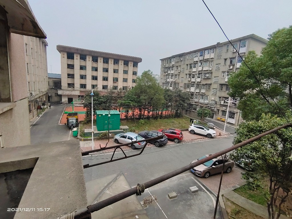 东方工具厂 2室2厅1卫 19.8万 东方工具厂 2室2厅1卫 19.8万客厅