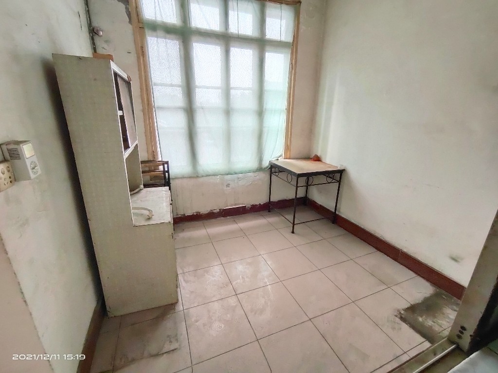 东方工具厂 2室2厅1卫 19.8万 东方工具厂 2室2厅1卫 19.8万客厅