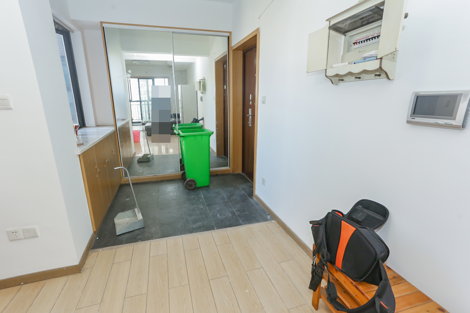 莱茵城  3室2厅2卫    88.8万 莱茵城  3室2厅2卫    88.8万阳台