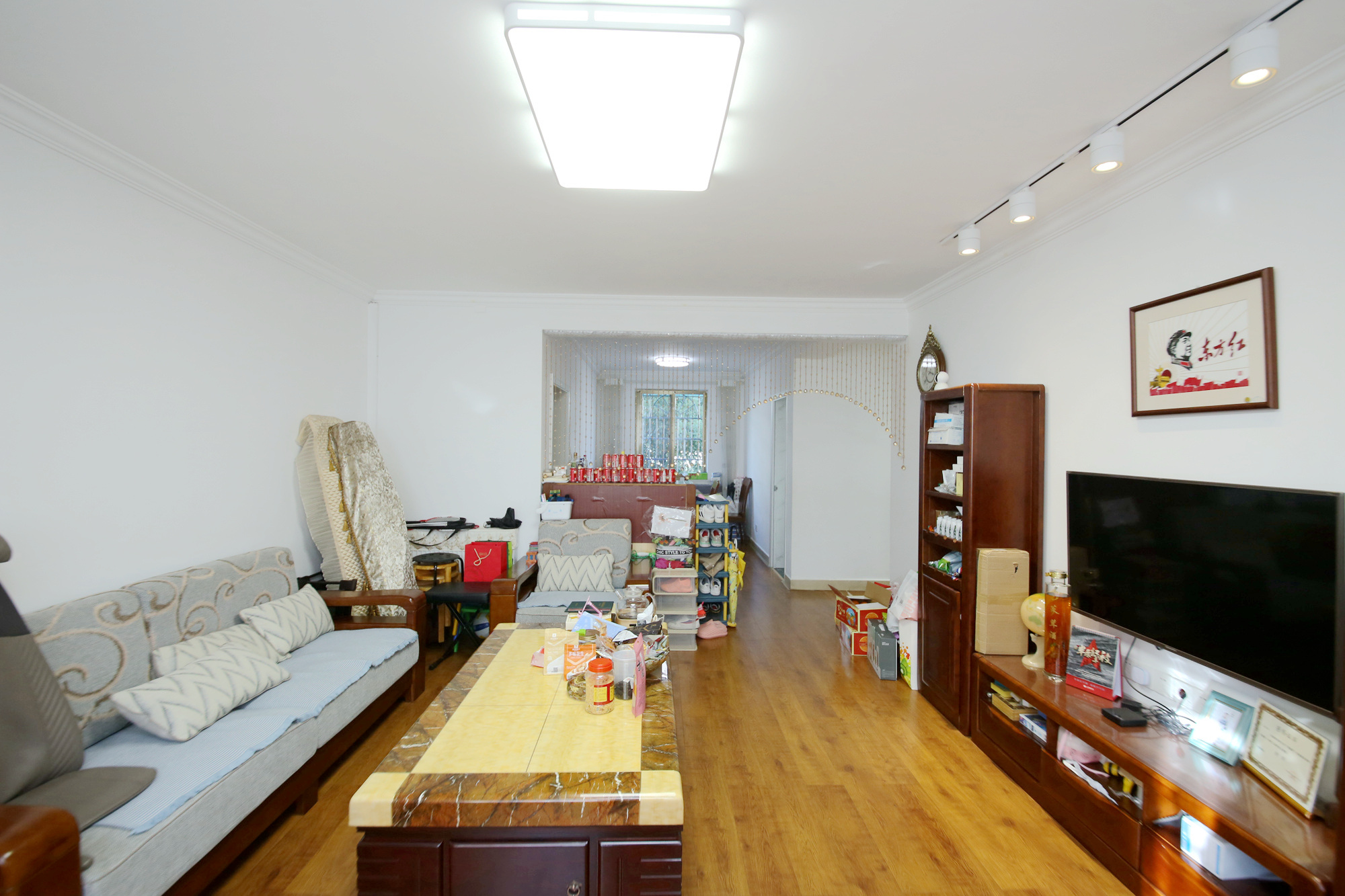 东南明苑  3室2厅2卫    125.0万客厅