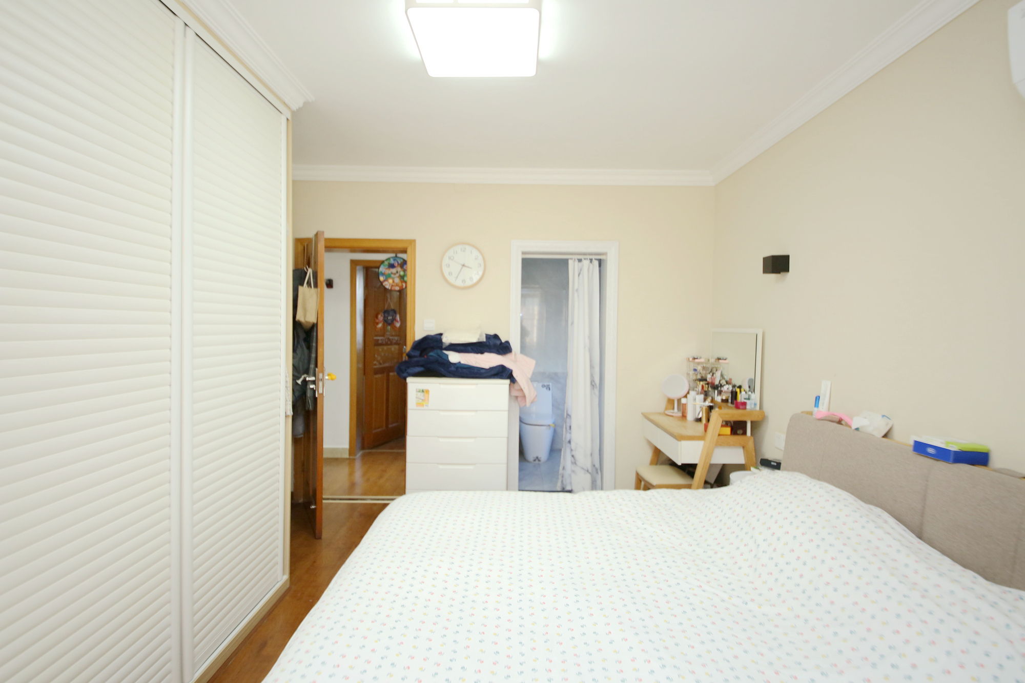 东南明苑  3室2厅2卫    125.0万卧室