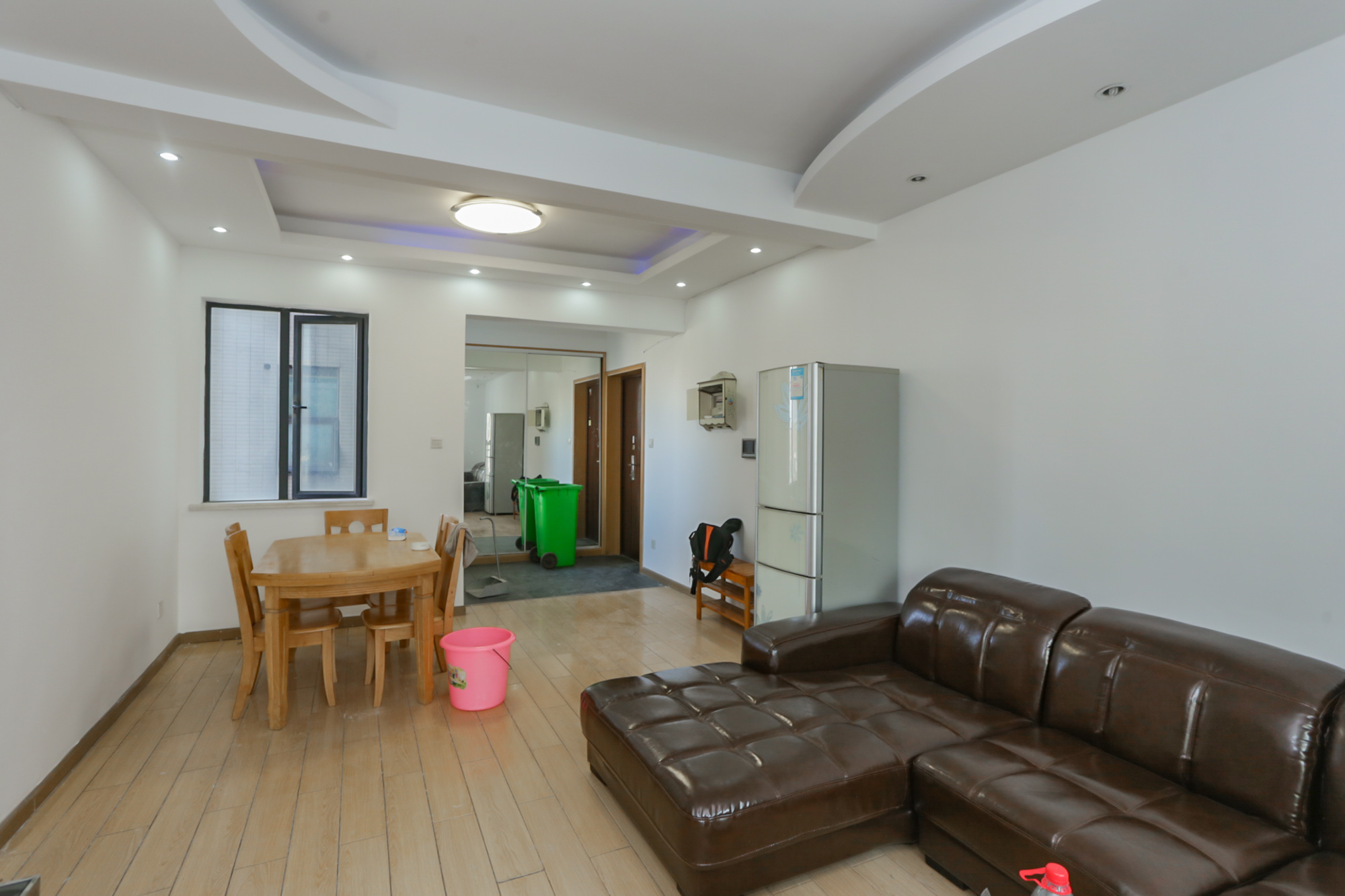 莱茵城  3室2厅2卫    88.8万 莱茵城  3室2厅2卫    88.8万客厅