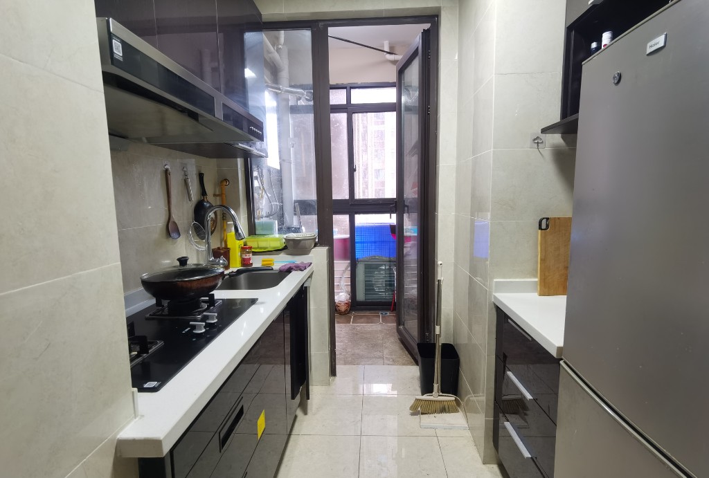 南湖世纪 3室2厅1卫 2400.0元/月 南湖世纪 3室2厅1卫 2400.0元/月室内图