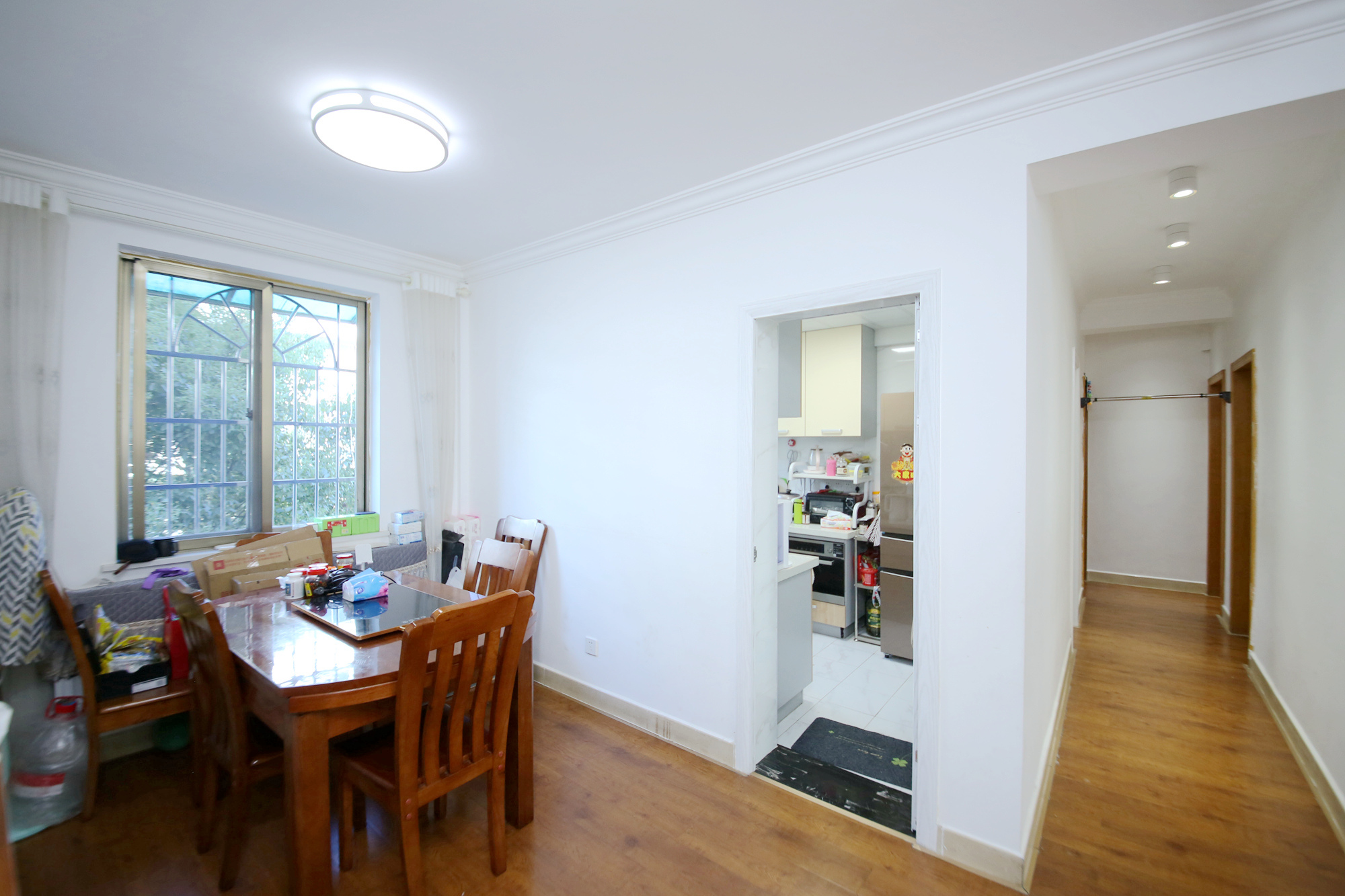 东南明苑  3室2厅2卫    125.0万客厅