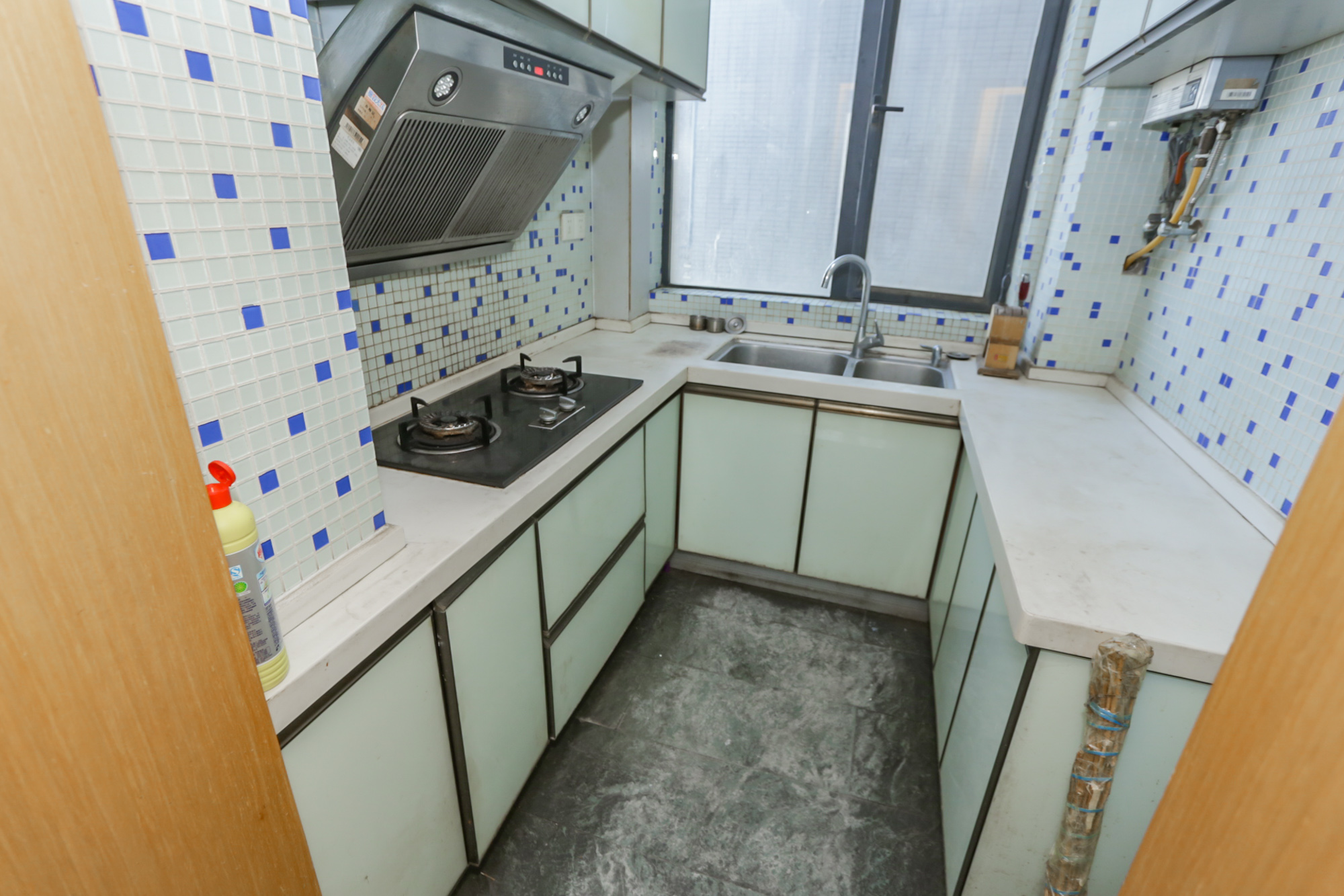 莱茵城  3室2厅2卫    88.8万 莱茵城  3室2厅2卫    88.8万厨房