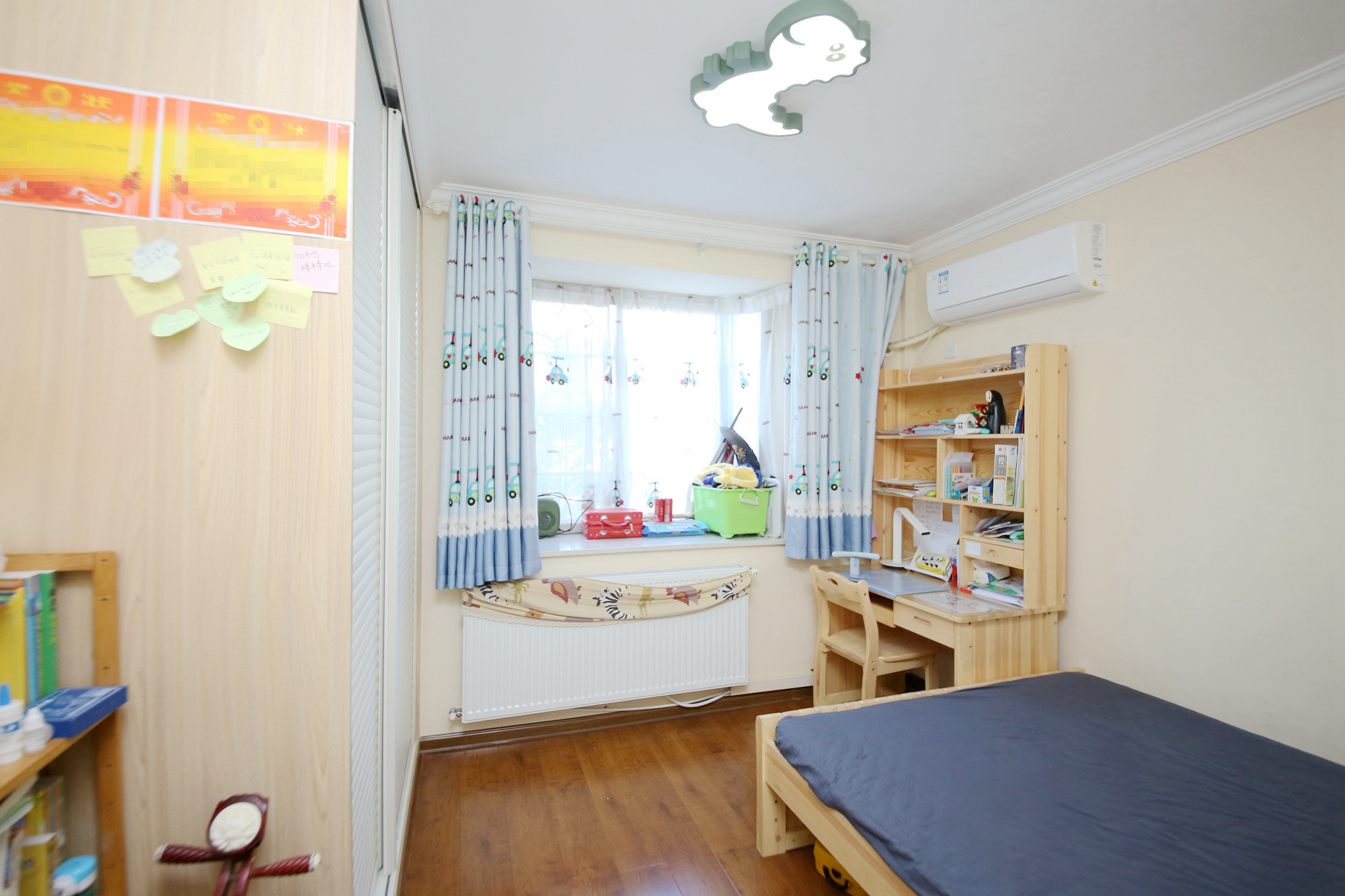 东南明苑  3室2厅2卫    125.0万卧室