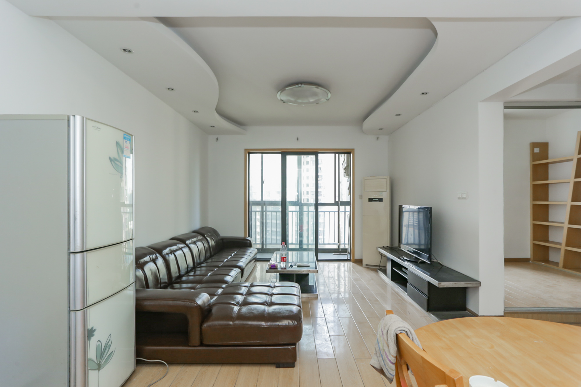 莱茵城  3室2厅2卫    88.8万 莱茵城  3室2厅2卫    88.8万客厅