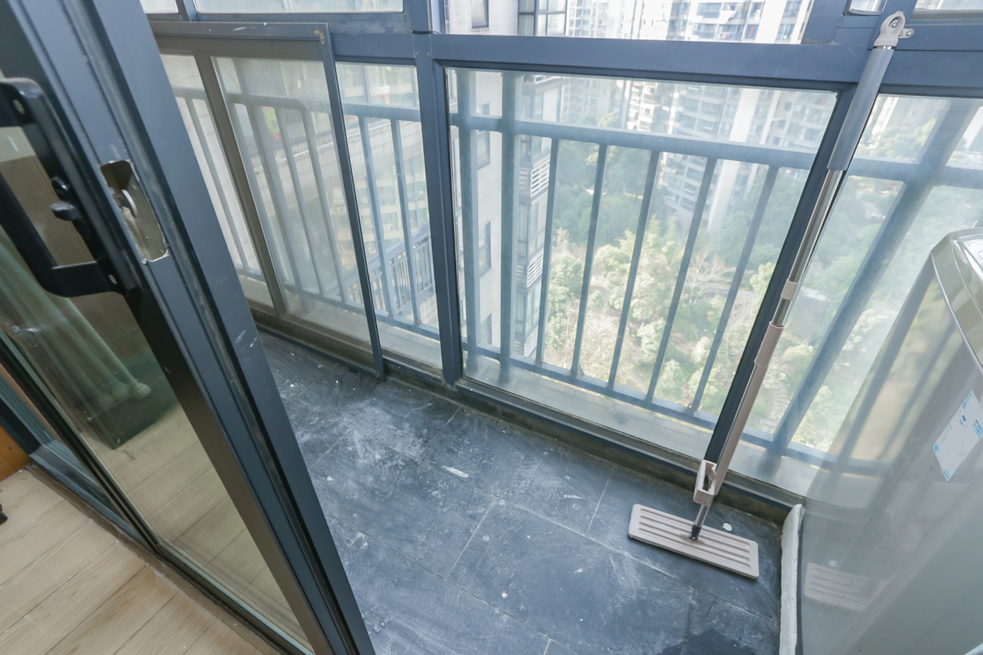 莱茵城  3室2厅2卫    88.8万 莱茵城  3室2厅2卫    88.8万阳台