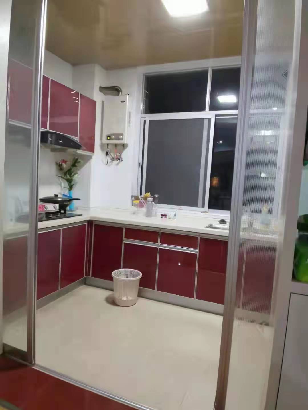 碧水馨城 3室2厅1卫 61.8万 碧水馨城 3室2厅1卫 61.8万厨房