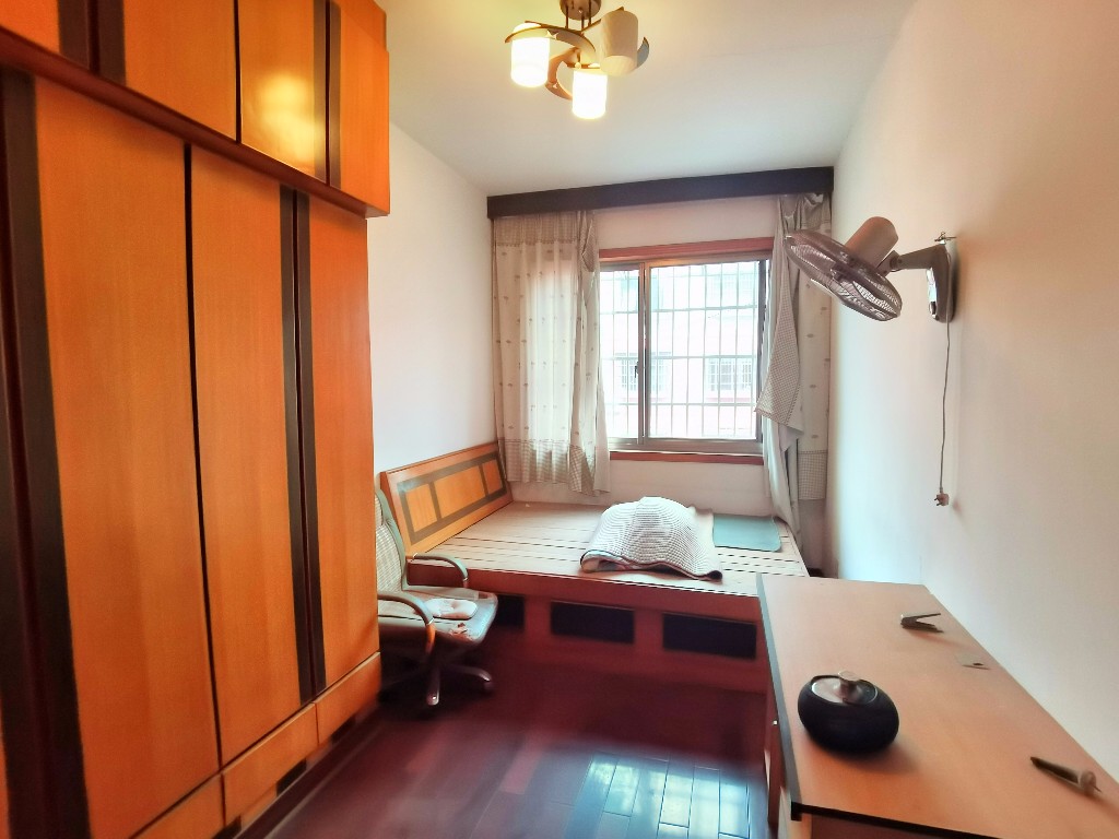 馨香小区 3室2厅2卫 35.0万 馨香小区 3室2厅2卫 35.0万客厅