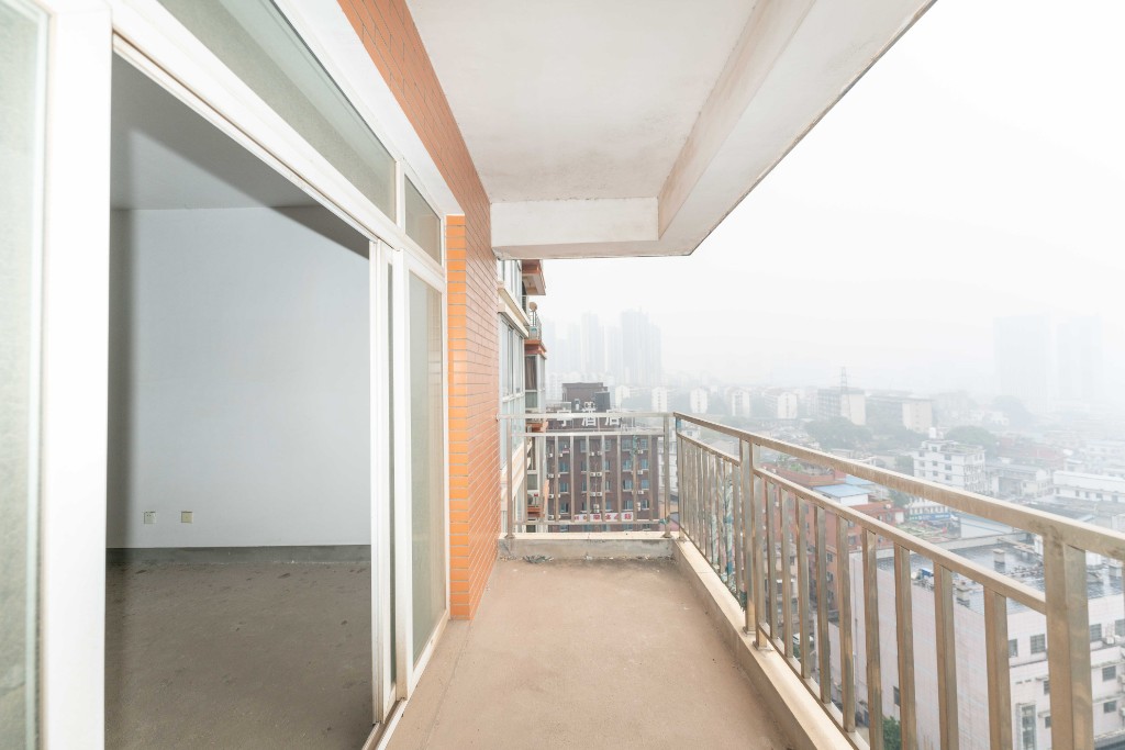 天剑华城 3室2厅1厨2卫 105.00万其他