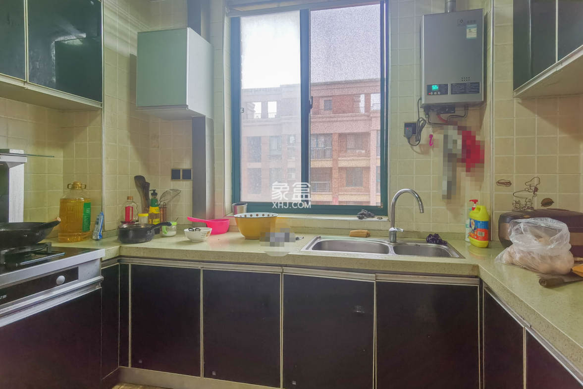 尚格名城花好悦园4期  3室2厅2卫    73.8万 尚格名城花好悦园4期  3室2厅2卫    73.8万客厅