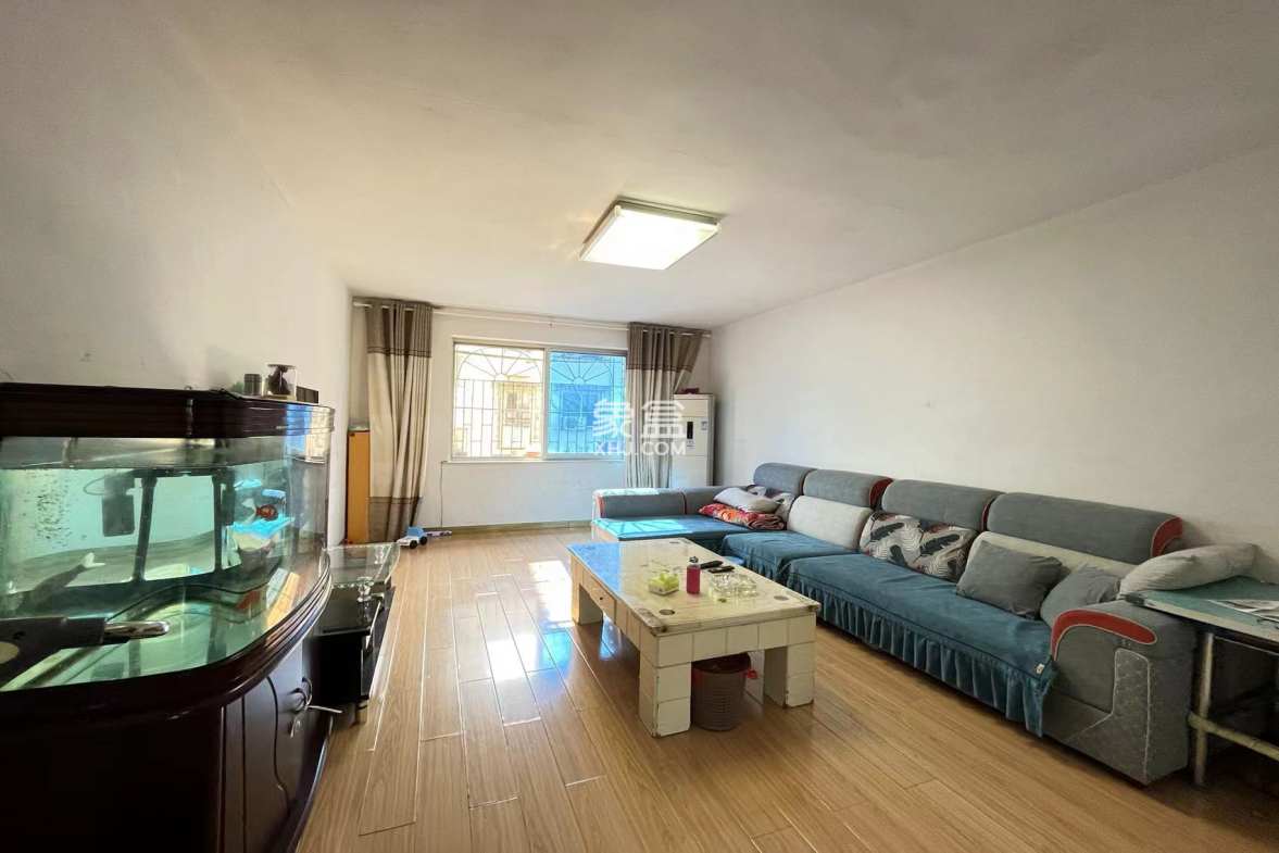 株洲保利花园 4室2厅2卫 69.0万 株洲保利花园 4室2厅2卫 69.0万客厅