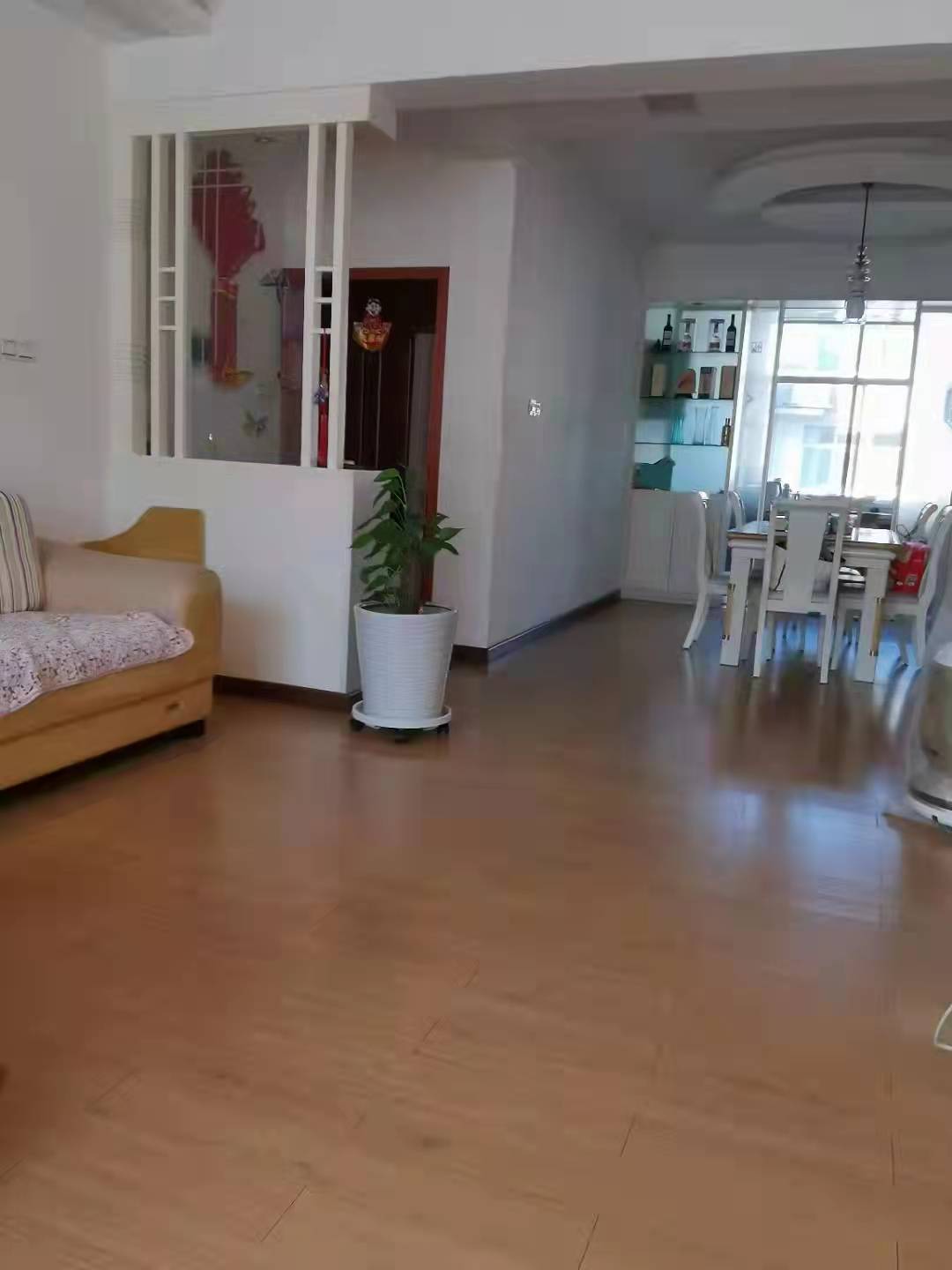 碧水馨城 3室2厅1卫 61.8万 碧水馨城 3室2厅1卫 61.8万