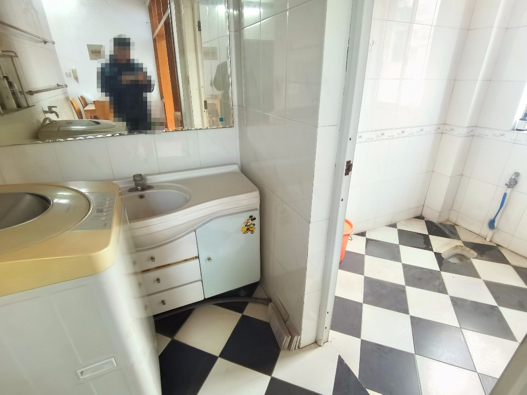 馨香小区 3室2厅2卫 35.0万 馨香小区 3室2厅2卫 35.0万客厅