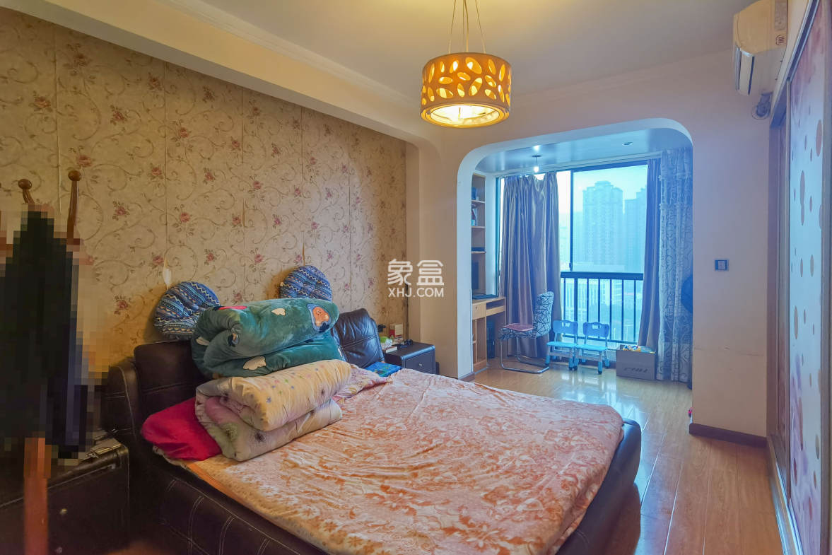 尚格名城花好悦园4期  3室2厅2卫    73.8万 尚格名城花好悦园4期  3室2厅2卫    73.8万客厅