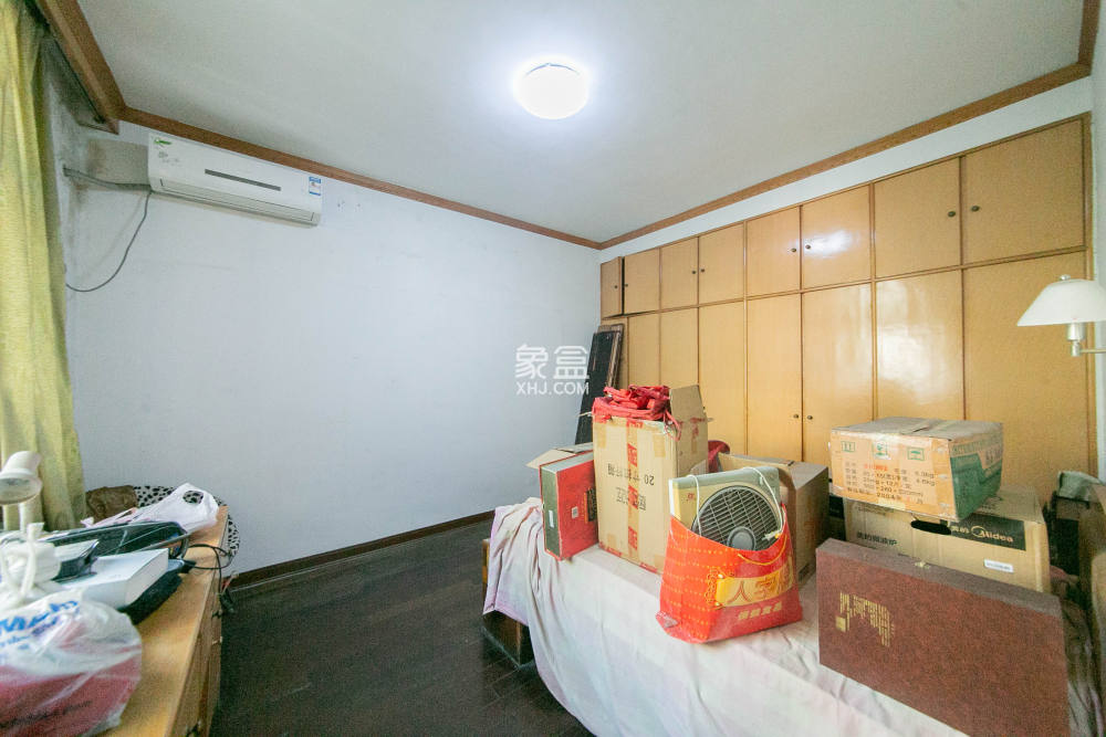 湘雅醫(yī)院職工宿舍南院  3室2廳1衛(wèi)   87.00萬(wàn)