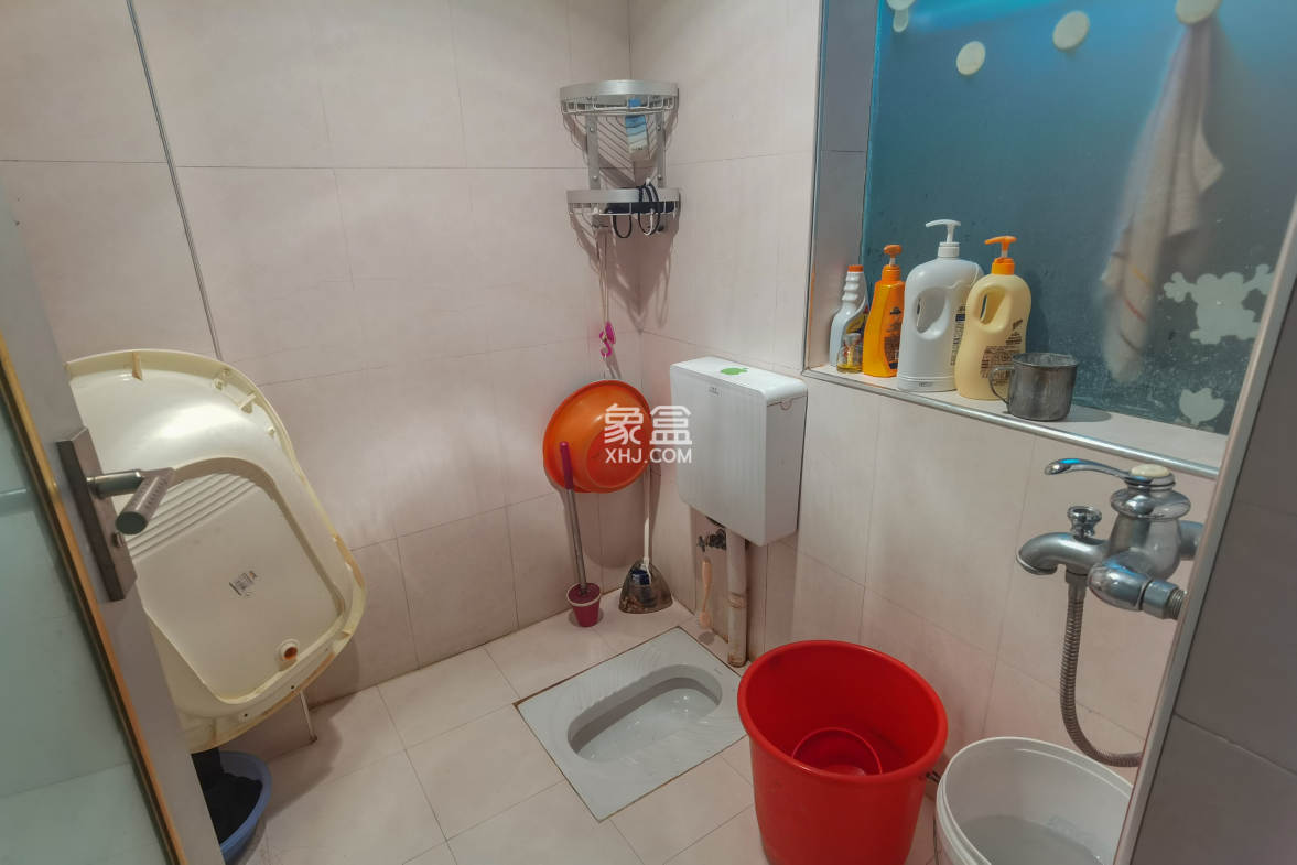 尚格名城花好悦园4期  3室2厅2卫    73.8万 尚格名城花好悦园4期  3室2厅2卫    73.8万客厅