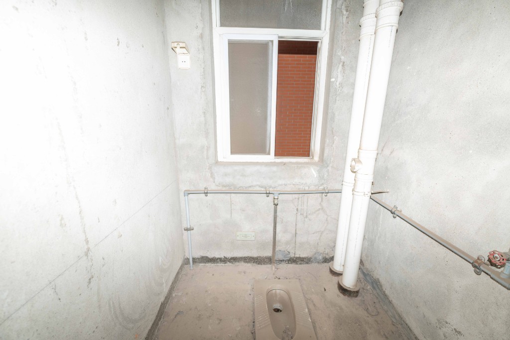 天剑华城 3室2厅1厨2卫 105.00万其他